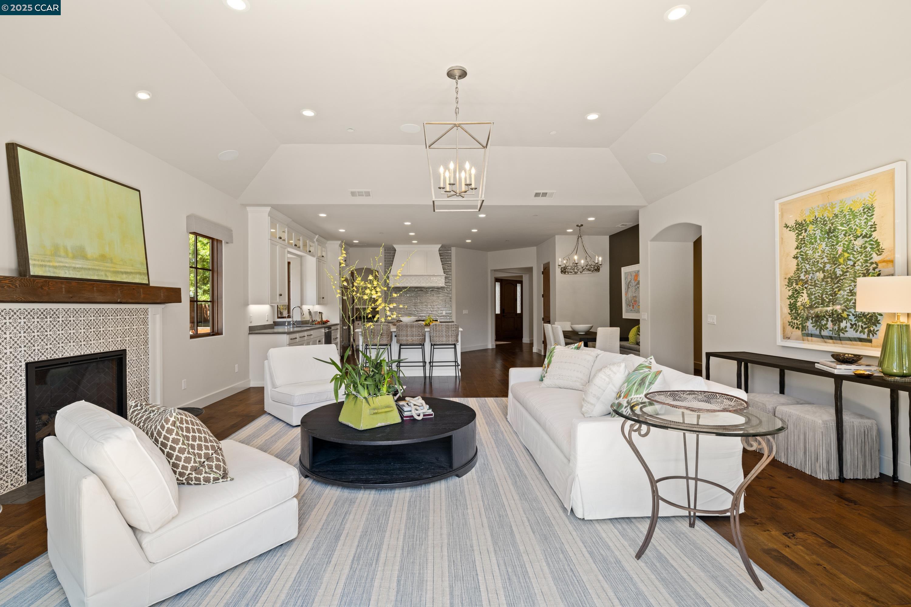 Detail Gallery Image 10 of 53 For 3 Barnes Ct, Moraga,  CA 94556 - 5 Beds | 4/1 Baths