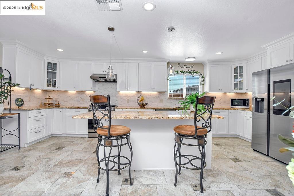 Detail Gallery Image 11 of 37 For 2020 Virginia Ave, Richmond,  CA 94804 - 3 Beds | 2 Baths