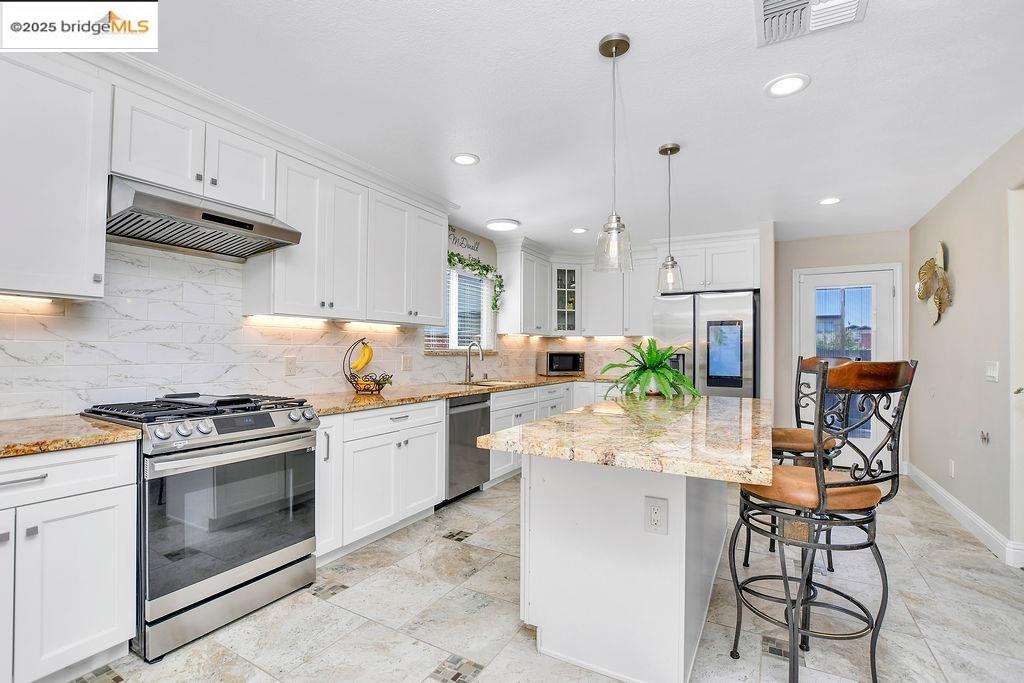 Detail Gallery Image 13 of 37 For 2020 Virginia Ave, Richmond,  CA 94804 - 3 Beds | 2 Baths