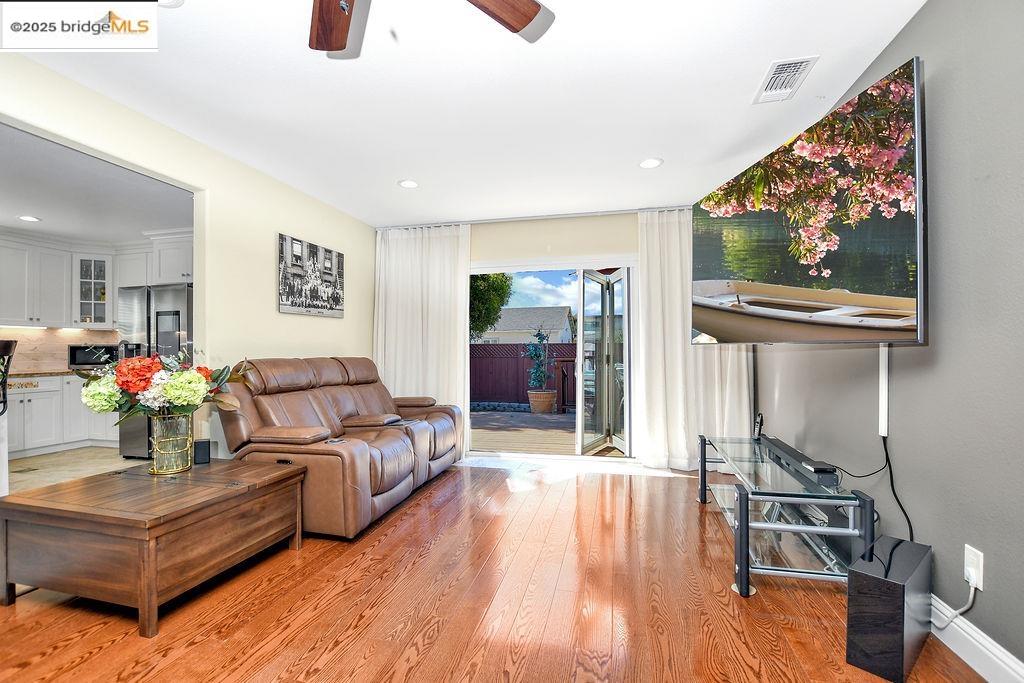 Detail Gallery Image 26 of 37 For 2020 Virginia Ave, Richmond,  CA 94804 - 3 Beds | 2 Baths