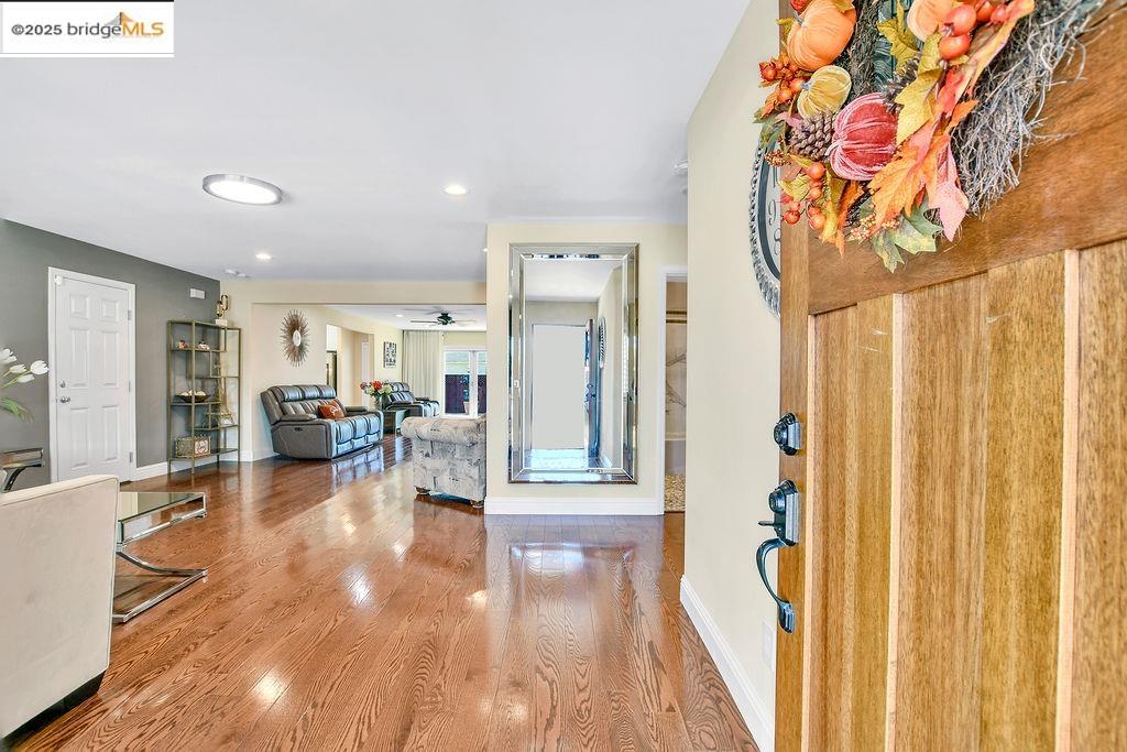 Detail Gallery Image 5 of 37 For 2020 Virginia Ave, Richmond,  CA 94804 - 3 Beds | 2 Baths
