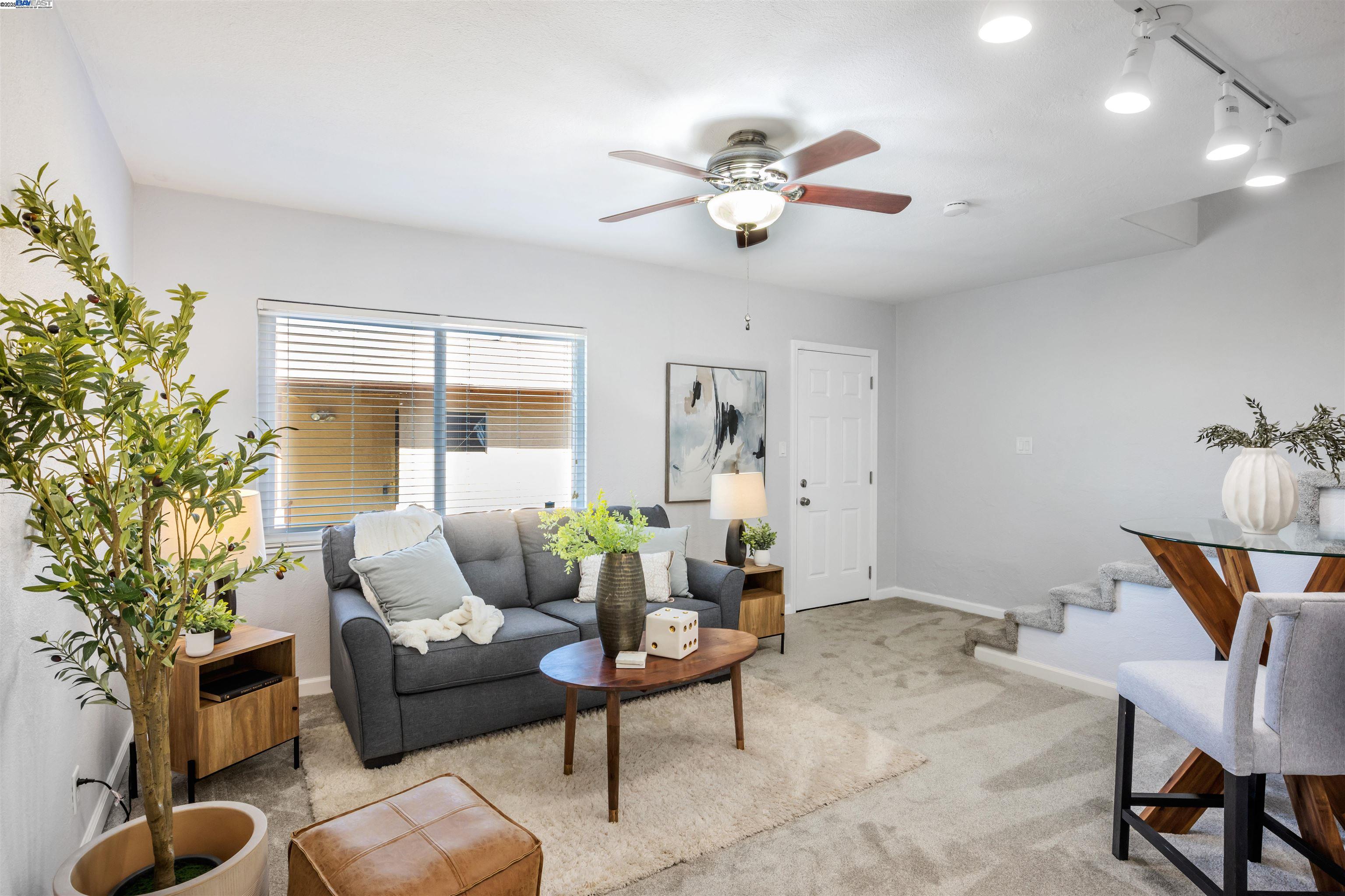 Detail Gallery Image 12 of 58 For 16830 President Dr, Castro Valley,  CA 94578-1261 - 3 Beds | 2 Baths
