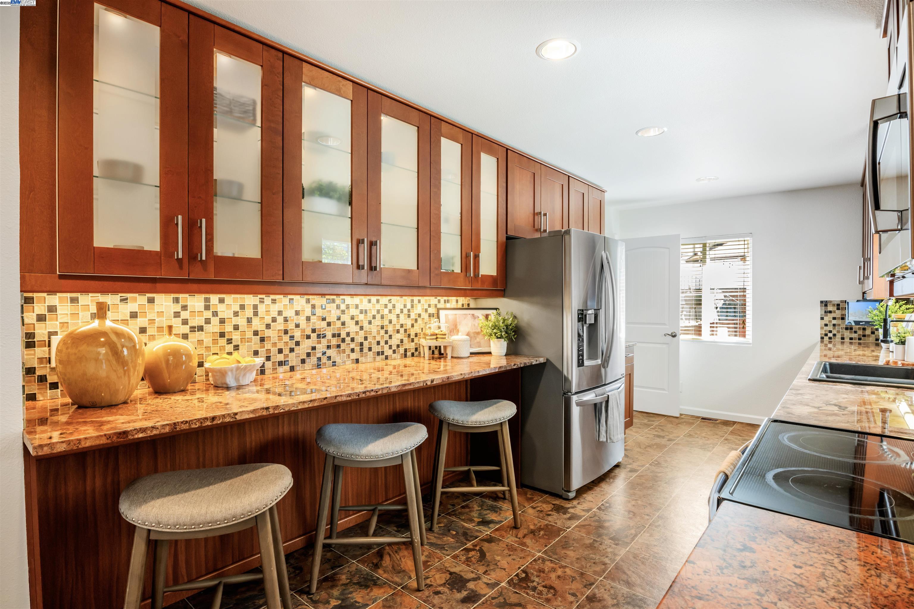 Detail Gallery Image 13 of 58 For 16830 President Dr, Castro Valley,  CA 94578-1261 - 3 Beds | 2 Baths