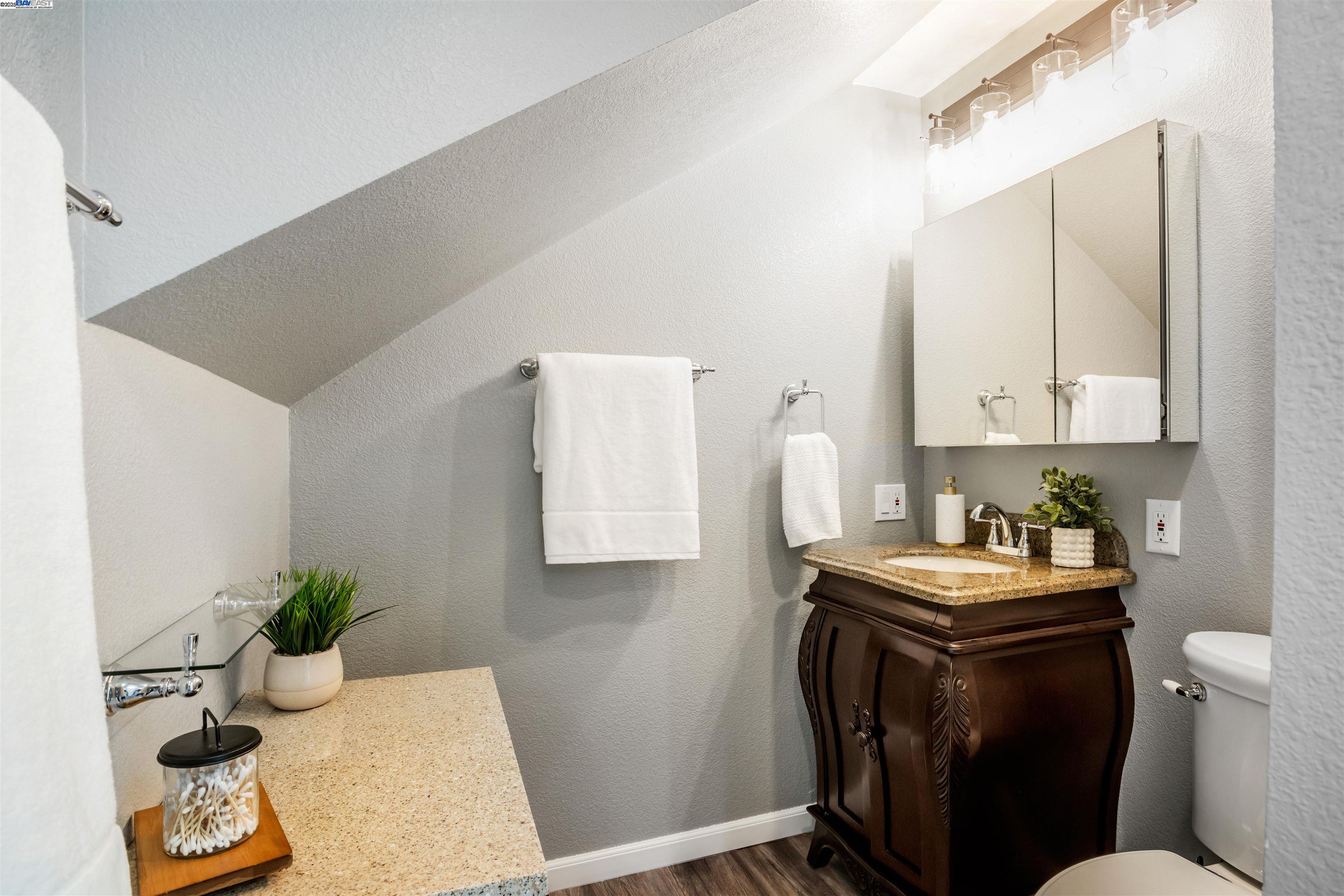 Detail Gallery Image 28 of 58 For 16830 President Dr, Castro Valley,  CA 94578-1261 - 3 Beds | 2 Baths