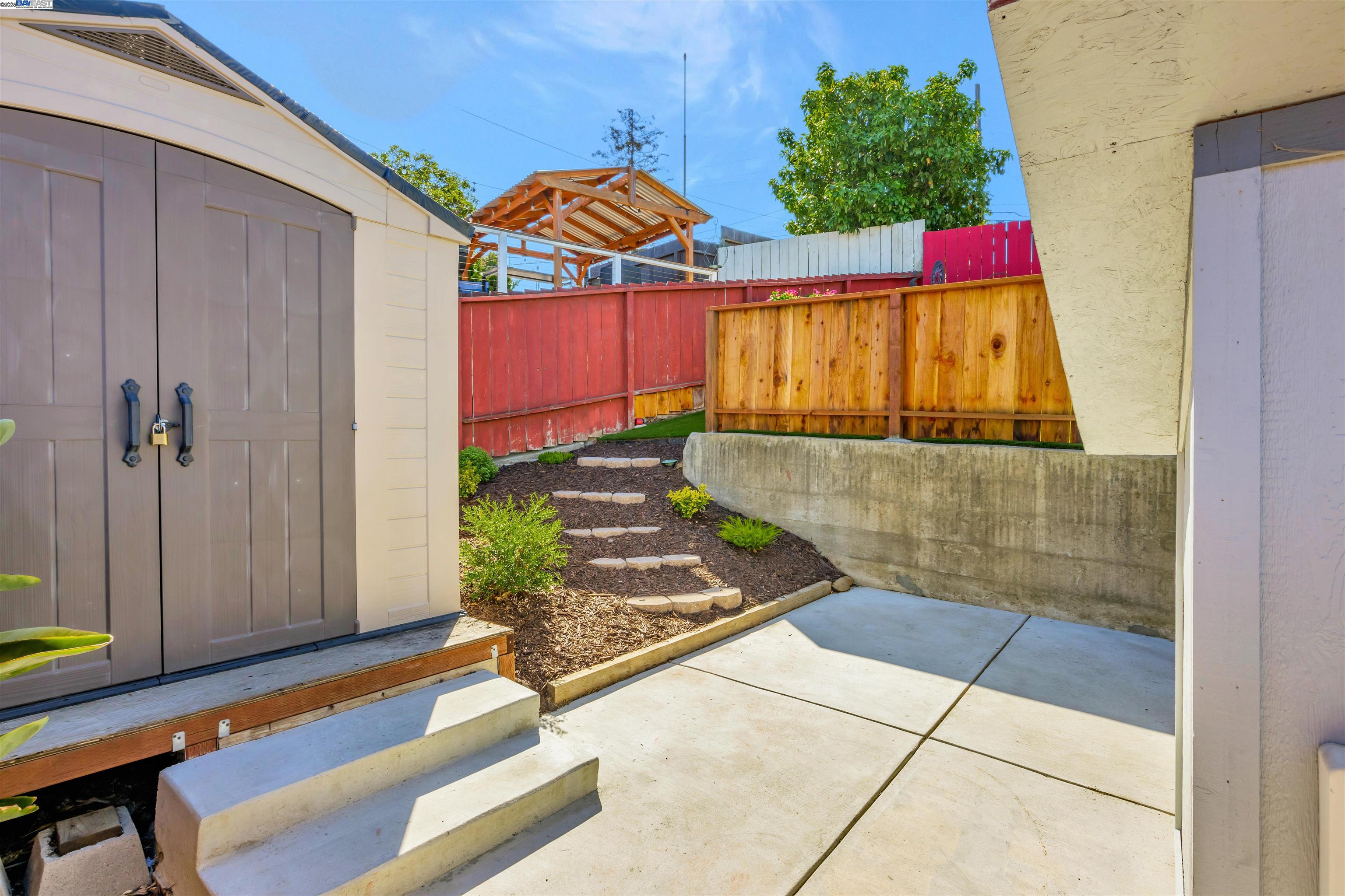 Detail Gallery Image 35 of 58 For 16830 President Dr, Castro Valley,  CA 94578-1261 - 3 Beds | 2 Baths