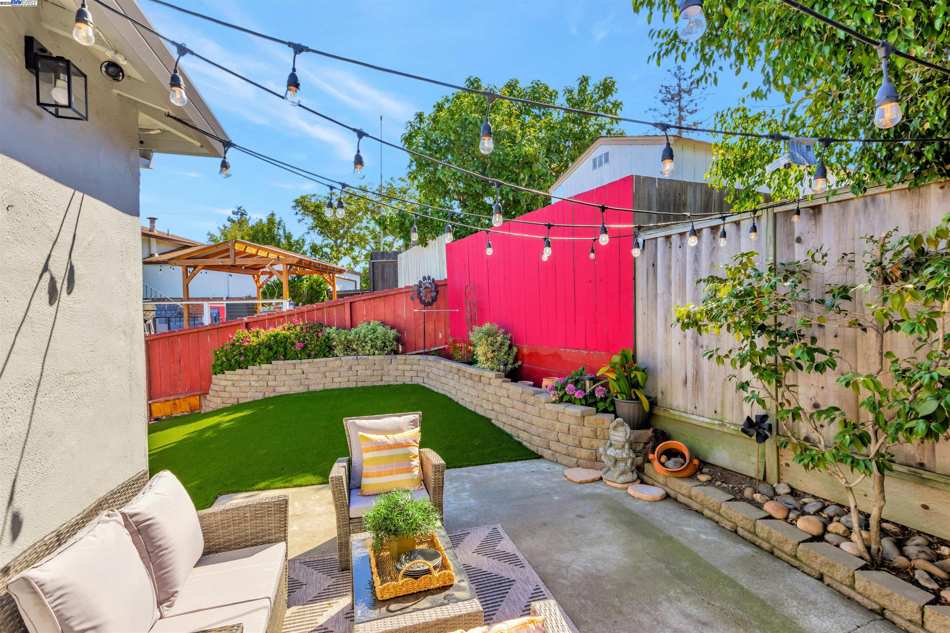 Detail Gallery Image 41 of 58 For 16830 President Dr, Castro Valley,  CA 94578-1261 - 3 Beds | 2 Baths