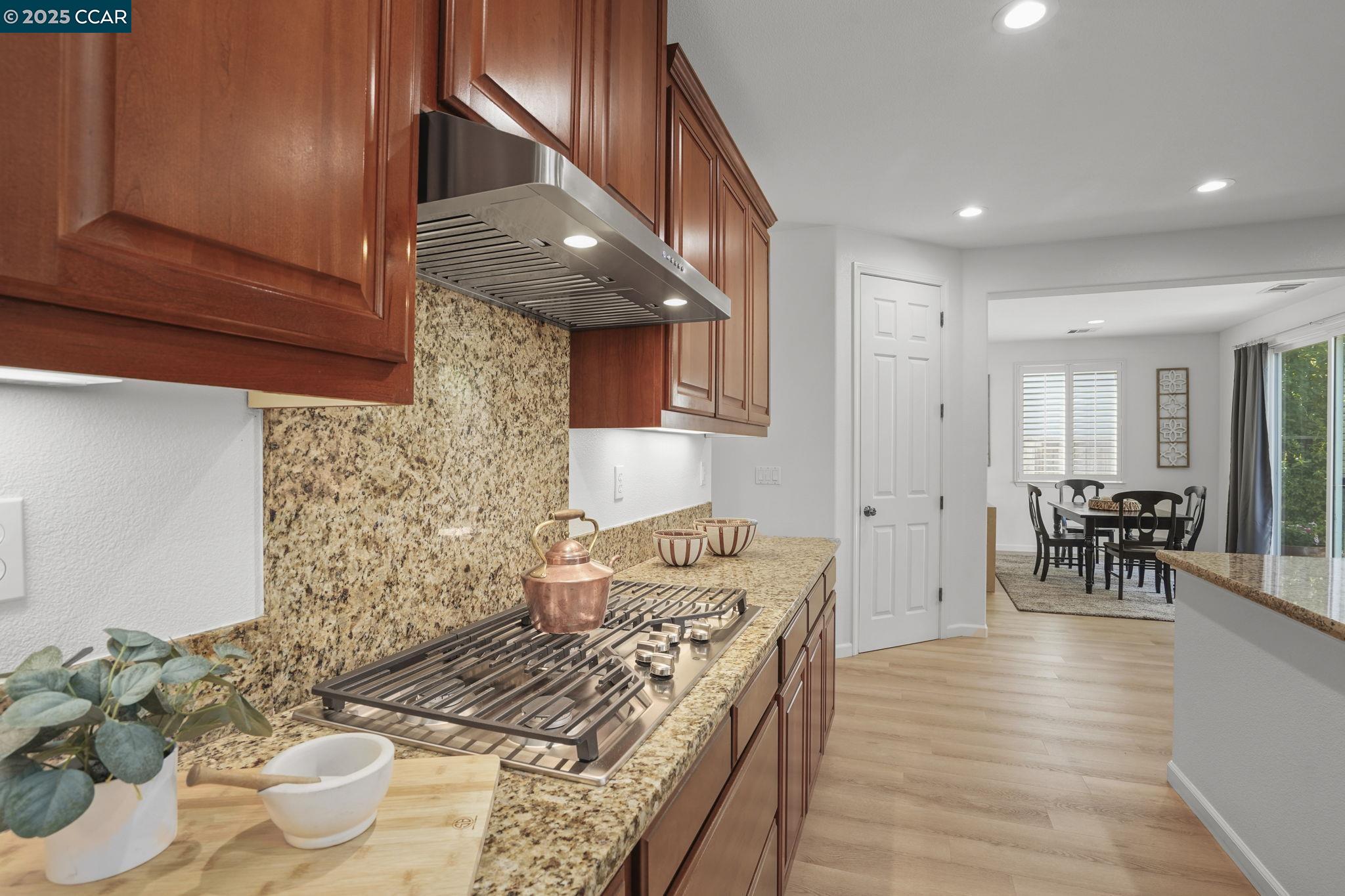 Detail Gallery Image 13 of 38 For 504 Silver Spur Ln, Oakley,  CA 94561 - 4 Beds | 3/1 Baths