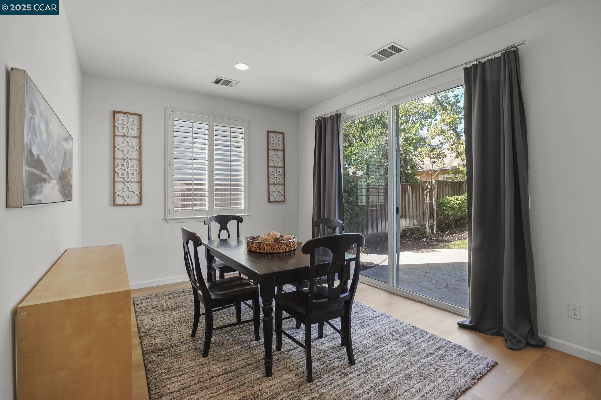 Detail Gallery Image 14 of 38 For 504 Silver Spur Ln, Oakley,  CA 94561 - 4 Beds | 3/1 Baths
