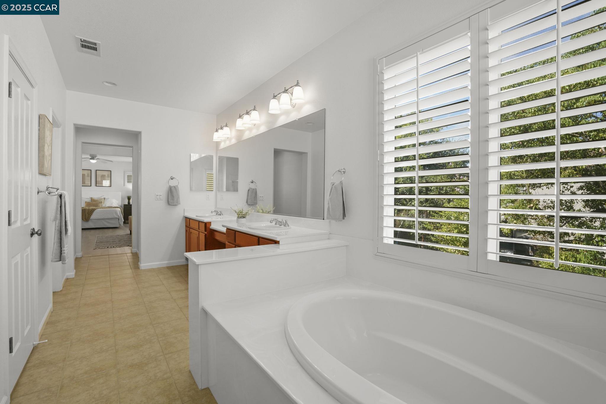 Detail Gallery Image 21 of 38 For 504 Silver Spur Ln, Oakley,  CA 94561 - 4 Beds | 3/1 Baths