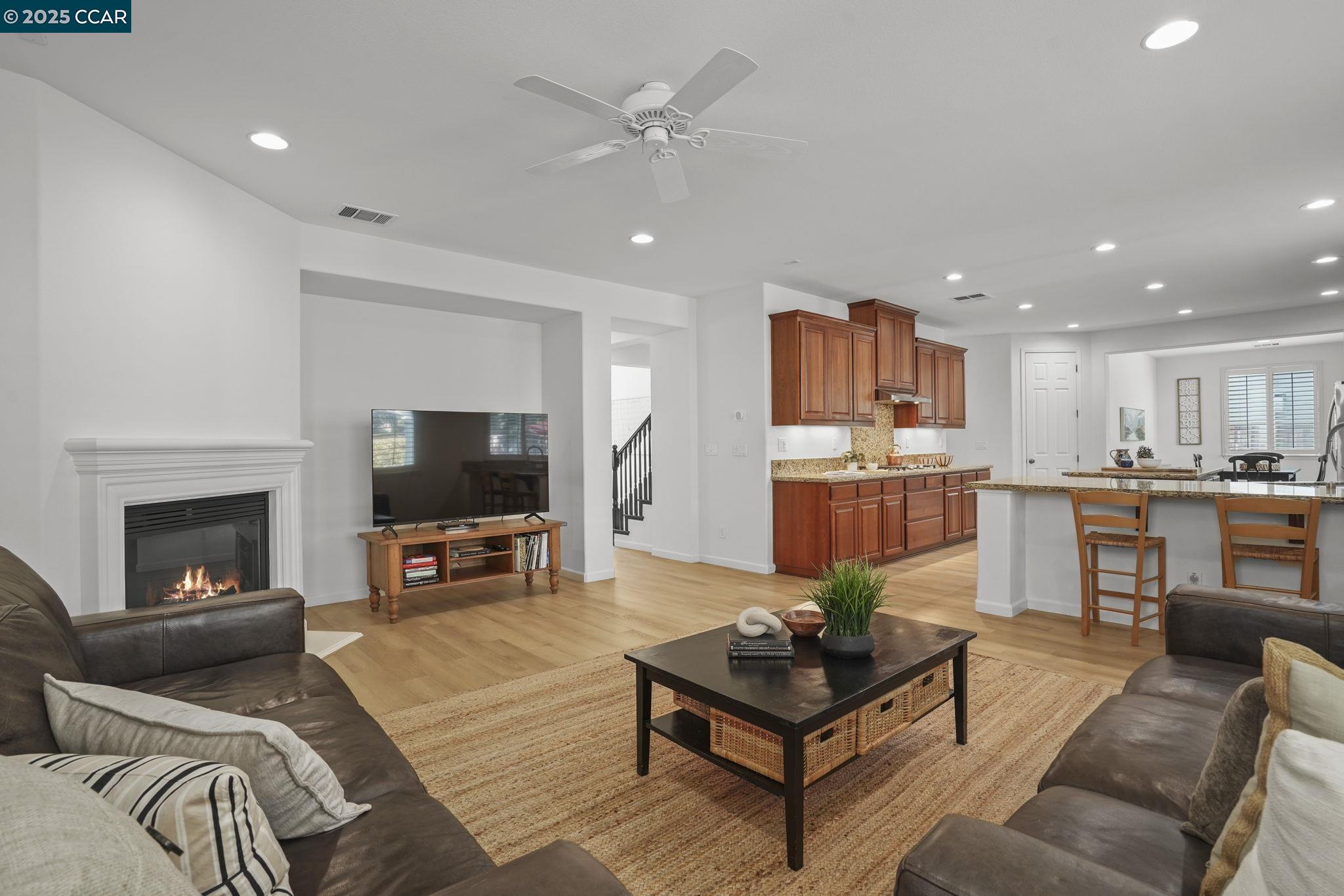 Detail Gallery Image 9 of 38 For 504 Silver Spur Ln, Oakley,  CA 94561 - 4 Beds | 3/1 Baths