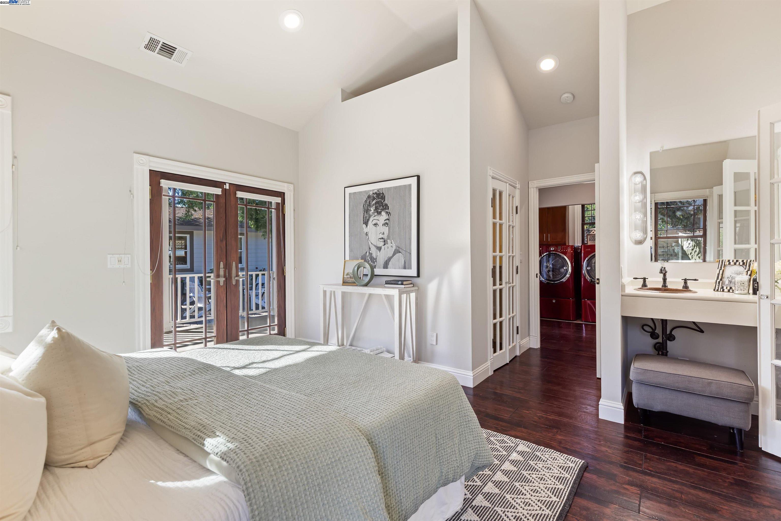 Detail Gallery Image 23 of 52 For 4463 Pleasanton Ave, Pleasanton,  CA 94566 - 3 Beds | 2/1 Baths