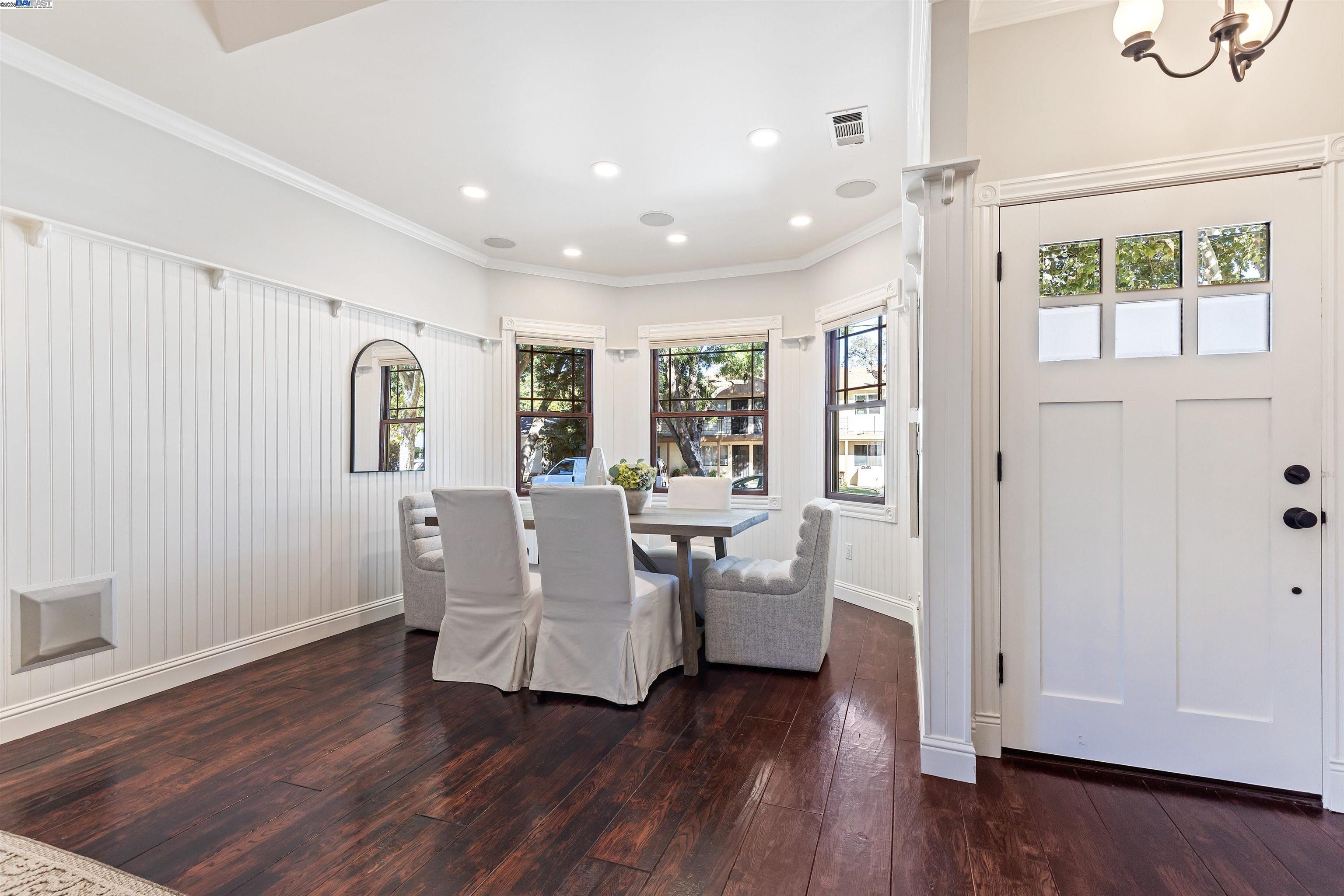 Detail Gallery Image 6 of 52 For 4463 Pleasanton Ave, Pleasanton,  CA 94566 - 3 Beds | 2/1 Baths