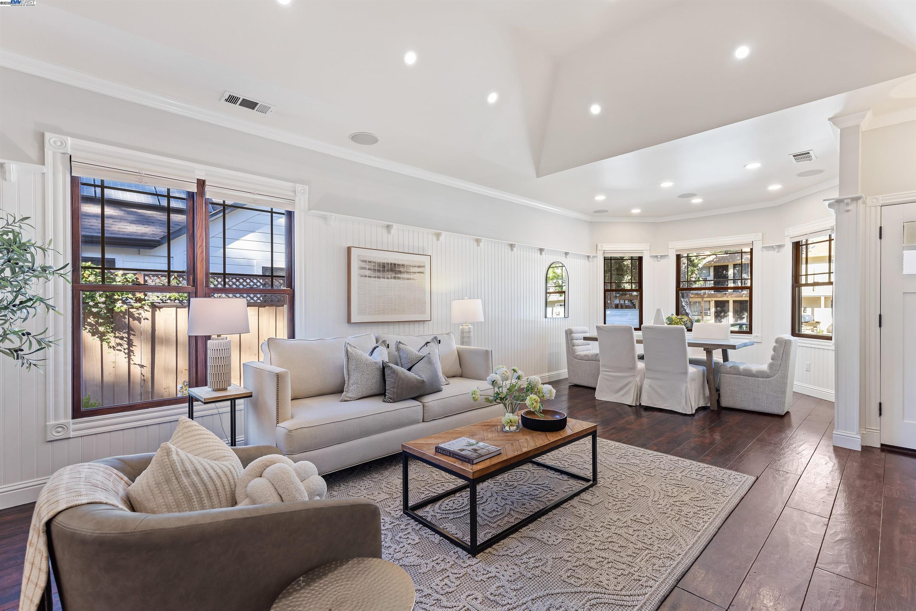 Detail Gallery Image 8 of 52 For 4463 Pleasanton Ave, Pleasanton,  CA 94566 - 3 Beds | 2/1 Baths