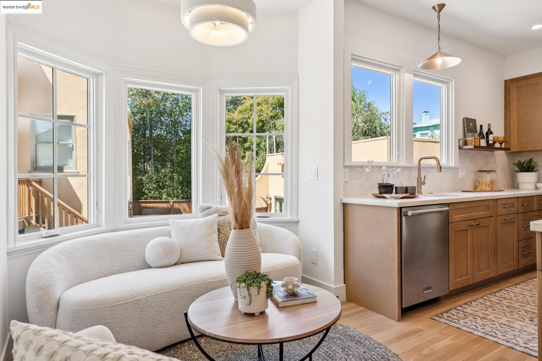 Detail Gallery Image 15 of 60 For 101 Palm Dr, Piedmont,  CA 94610 - 5 Beds | 3 Baths