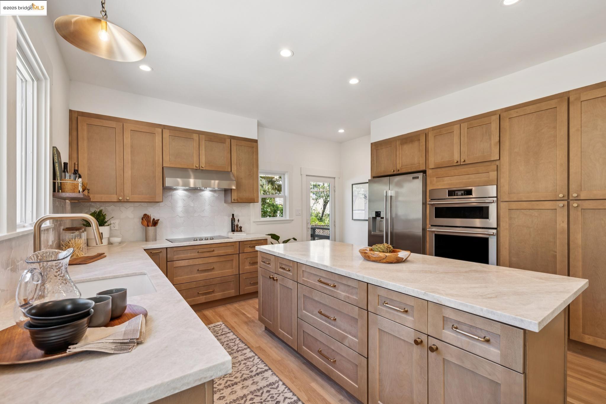 Detail Gallery Image 17 of 60 For 101 Palm Dr, Piedmont,  CA 94610 - 5 Beds | 3 Baths