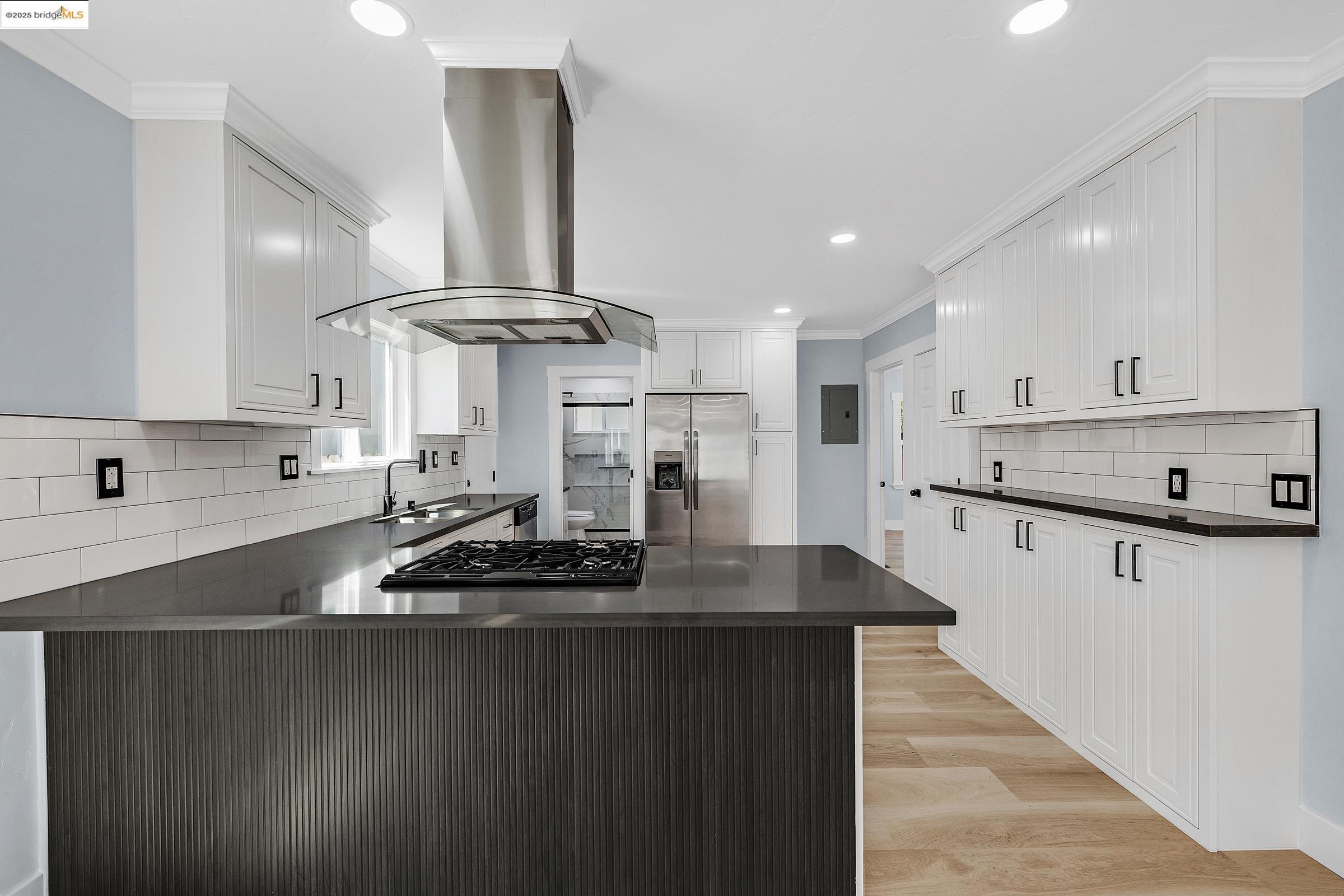 Detail Gallery Image 17 of 38 For 2427 67th Ave, Oakland,  CA 94605 - 3 Beds | 2 Baths