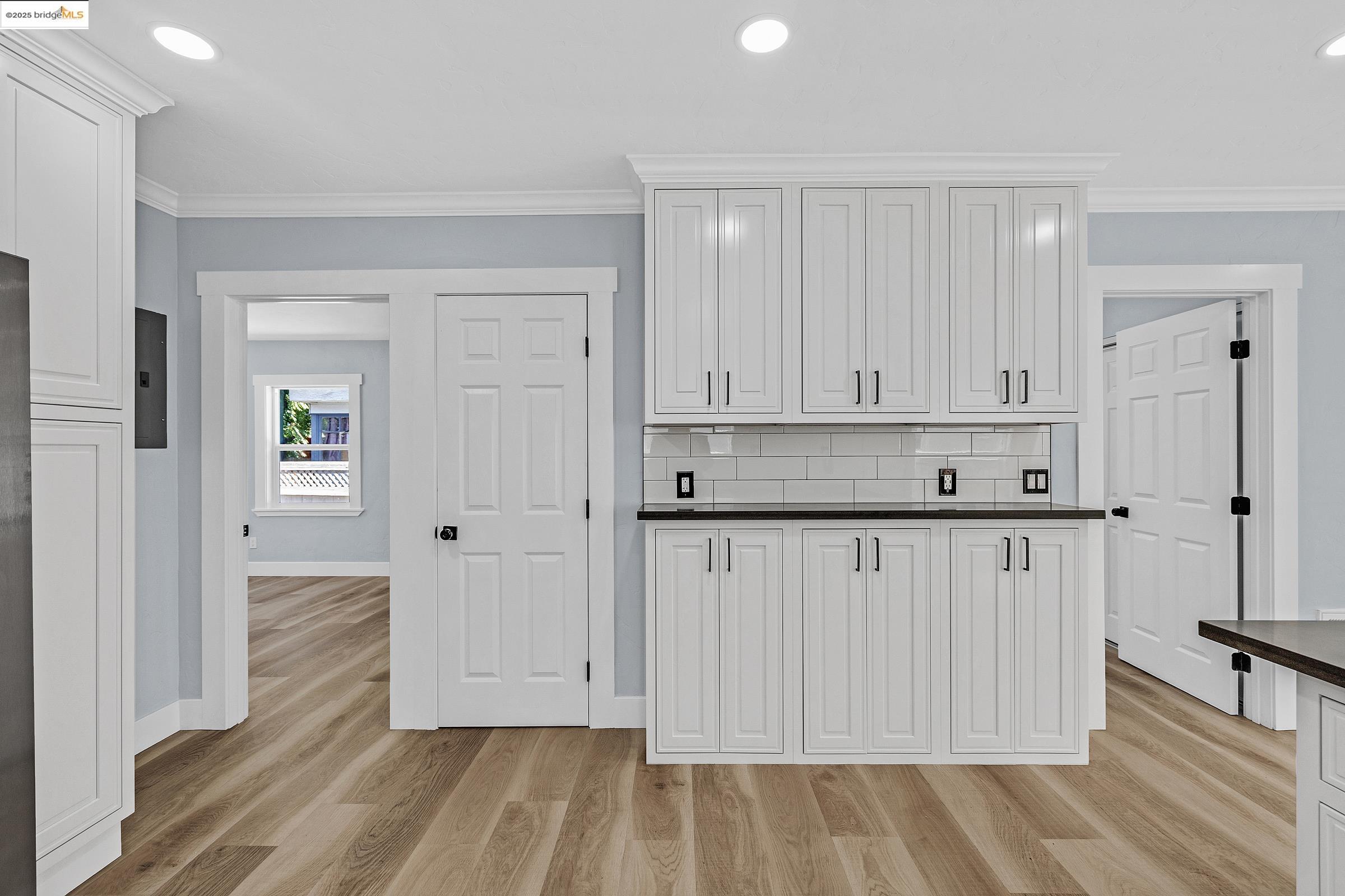 Detail Gallery Image 22 of 38 For 2427 67th Ave, Oakland,  CA 94605 - 3 Beds | 2 Baths