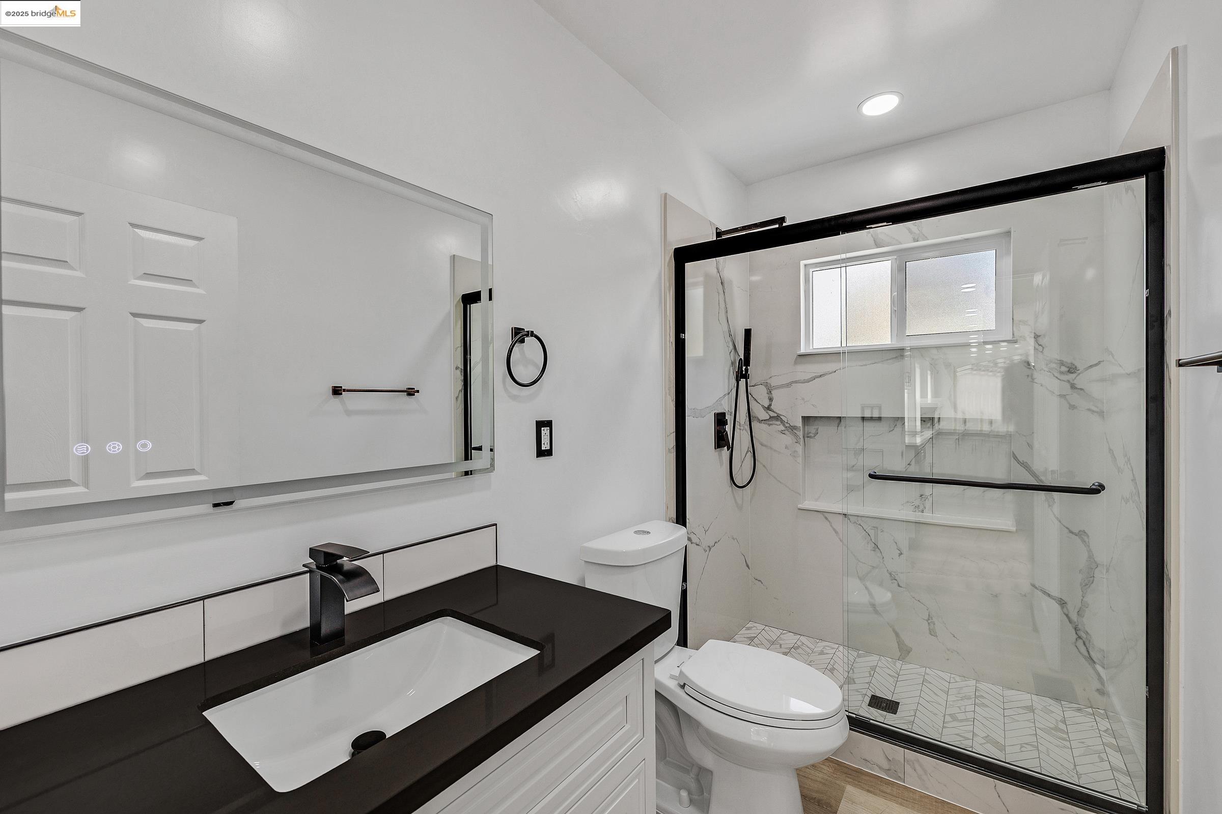 Detail Gallery Image 23 of 38 For 2427 67th Ave, Oakland,  CA 94605 - 3 Beds | 2 Baths