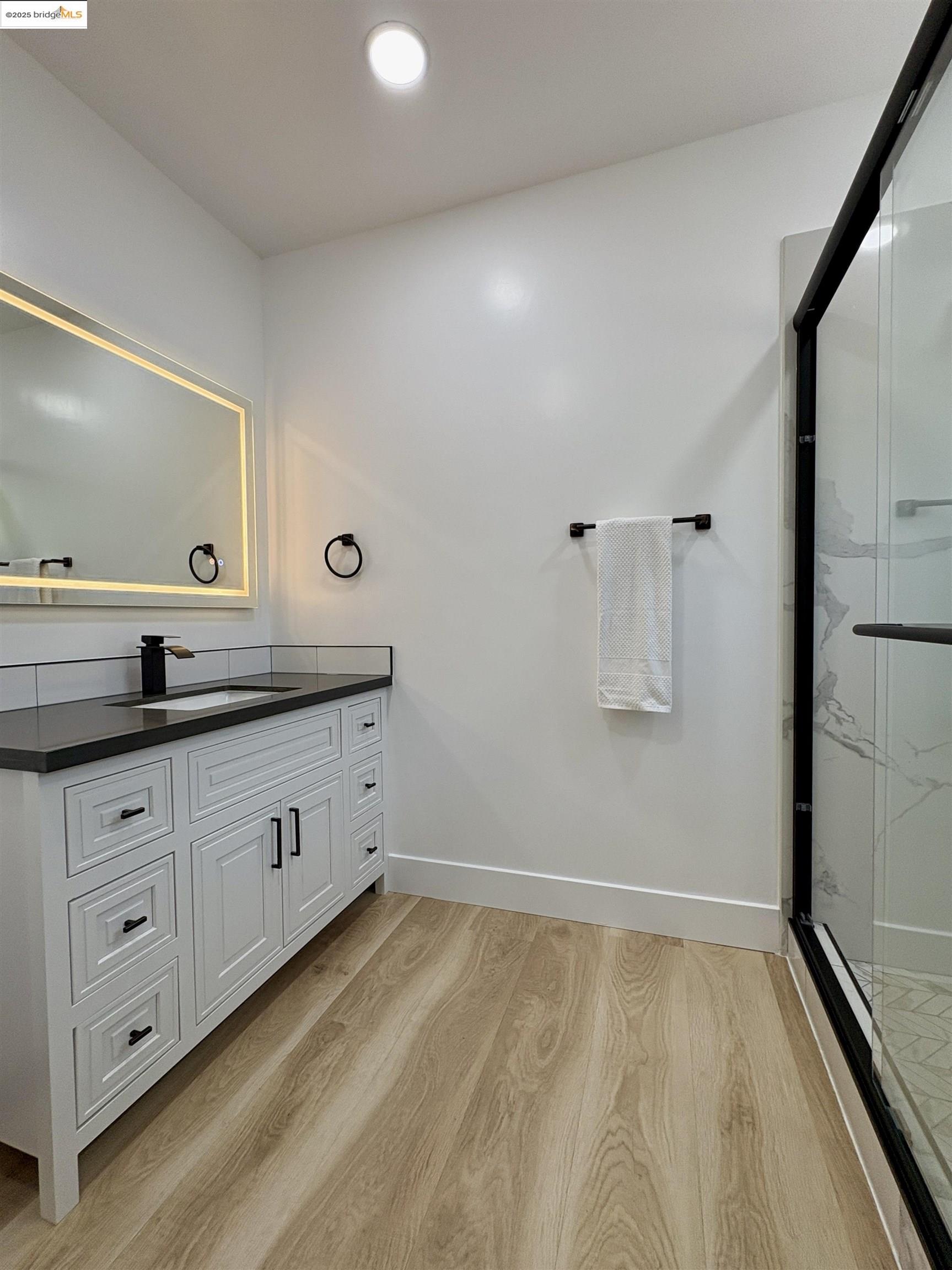 Detail Gallery Image 25 of 33 For 2427 67th Ave, Oakland,  CA 94605 - 3 Beds | 2 Baths