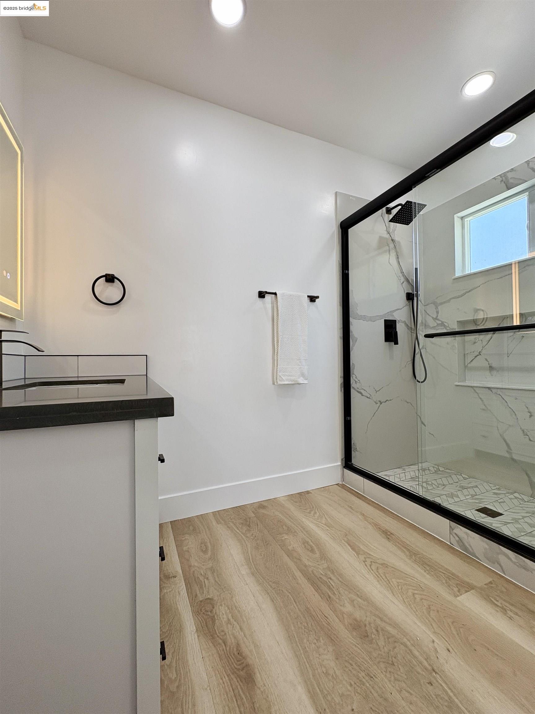 Detail Gallery Image 26 of 33 For 2427 67th Ave, Oakland,  CA 94605 - 3 Beds | 2 Baths