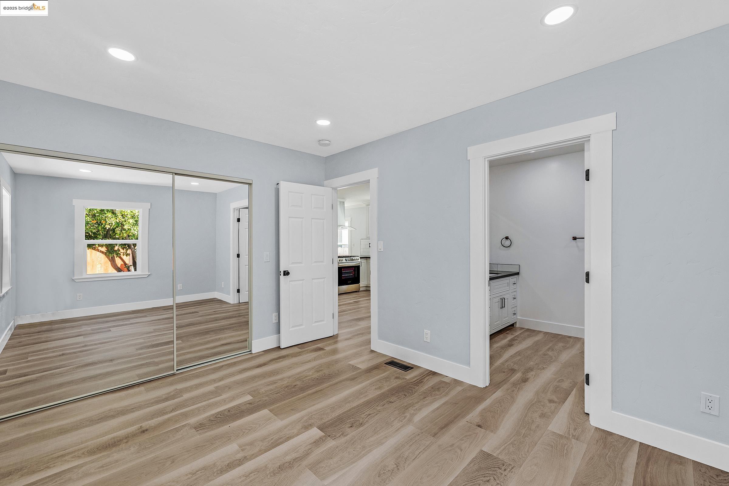 Detail Gallery Image 27 of 38 For 2427 67th Ave, Oakland,  CA 94605 - 3 Beds | 2 Baths