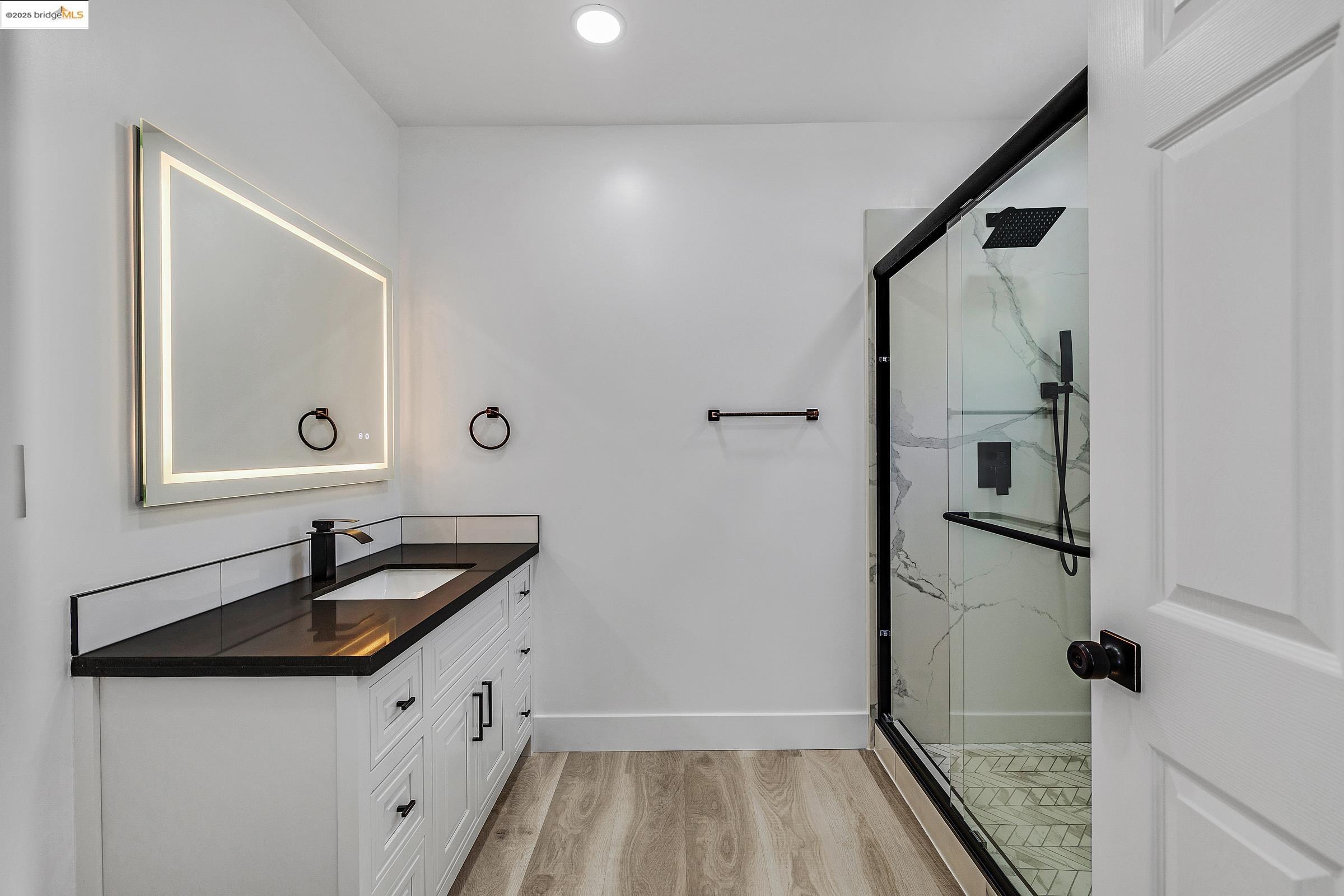 Detail Gallery Image 28 of 38 For 2427 67th Ave, Oakland,  CA 94605 - 3 Beds | 2 Baths