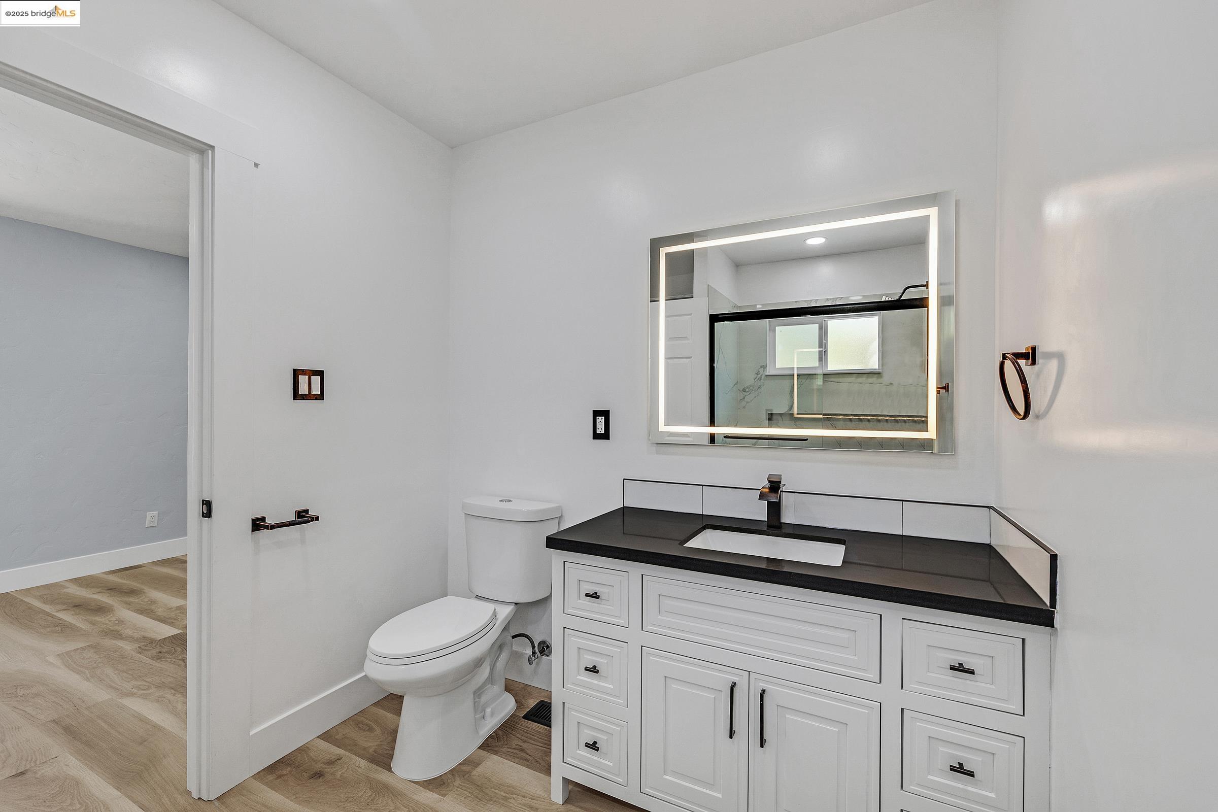 Detail Gallery Image 29 of 38 For 2427 67th Ave, Oakland,  CA 94605 - 3 Beds | 2 Baths