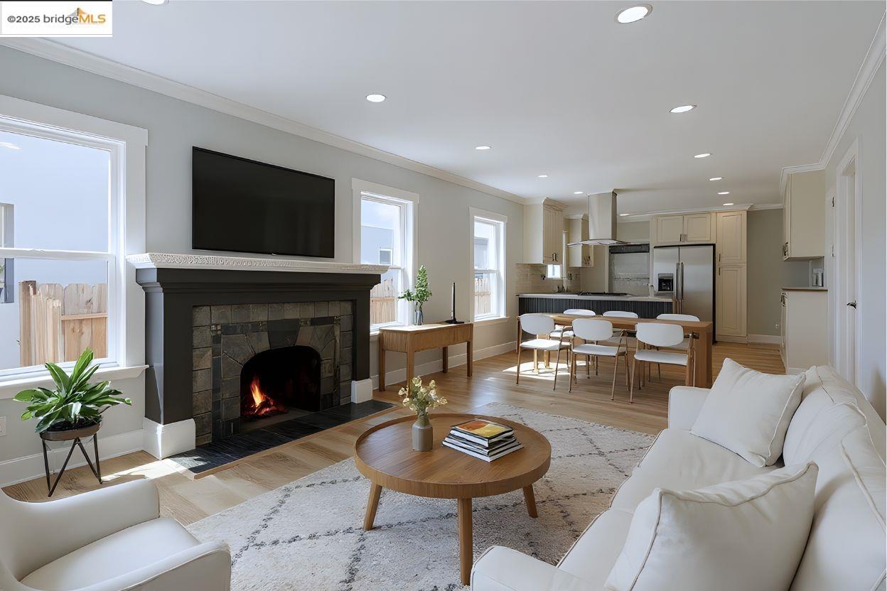 Detail Gallery Image 4 of 38 For 2427 67th Ave, Oakland,  CA 94605 - 3 Beds | 2 Baths