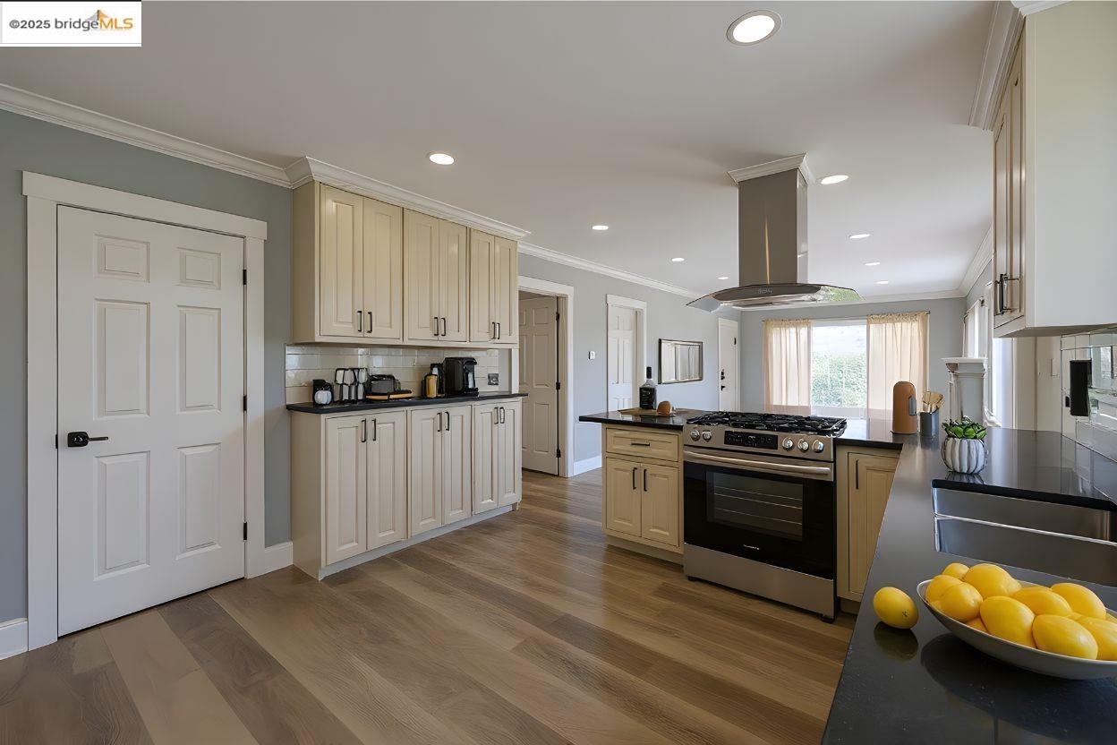 Detail Gallery Image 38 of 38 For 2427 67th Ave, Oakland,  CA 94605 - 3 Beds | 2 Baths