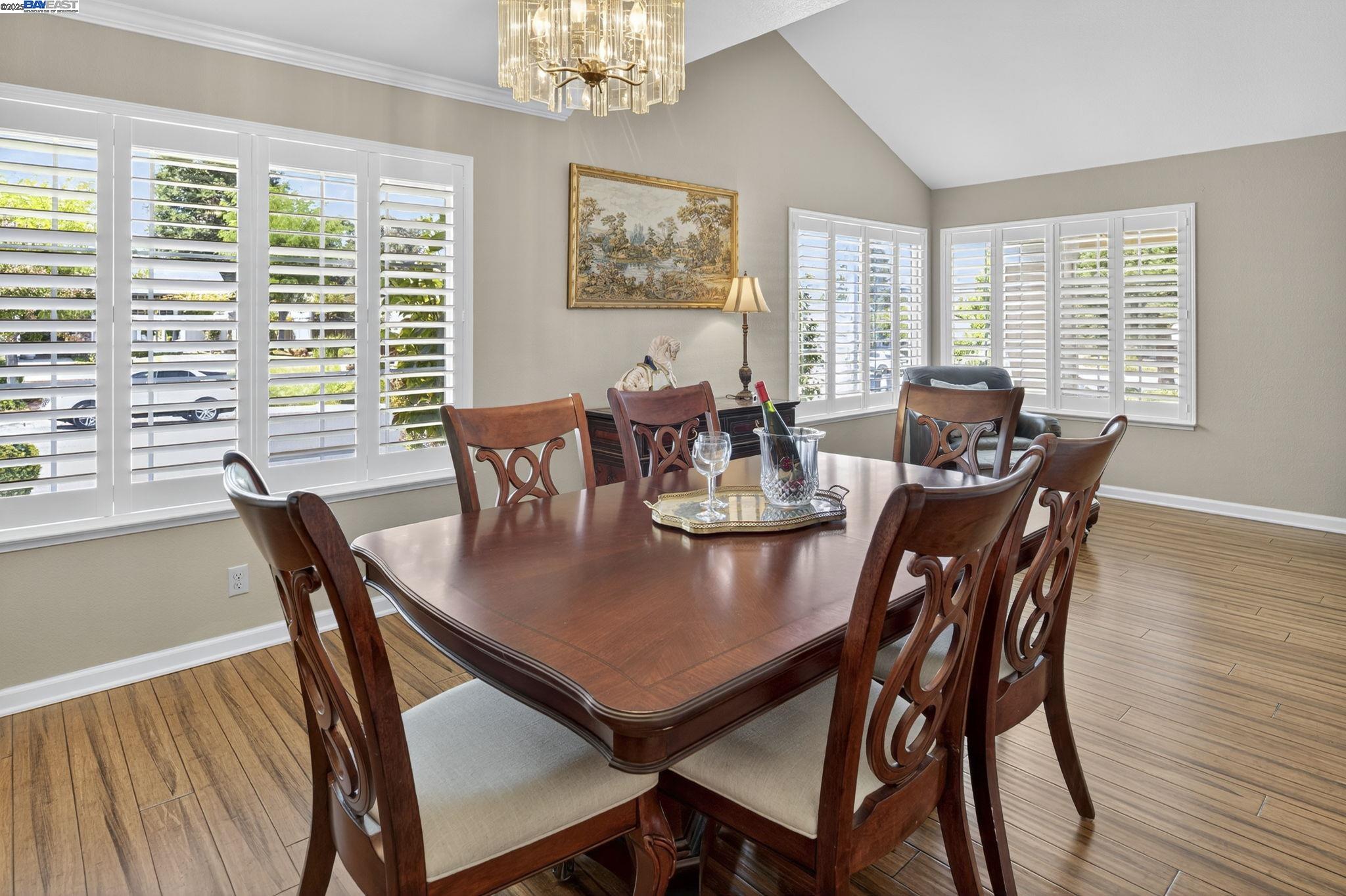 Detail Gallery Image 13 of 58 For 368 Beverly St, Livermore,  CA 94550 - 4 Beds | 2/1 Baths
