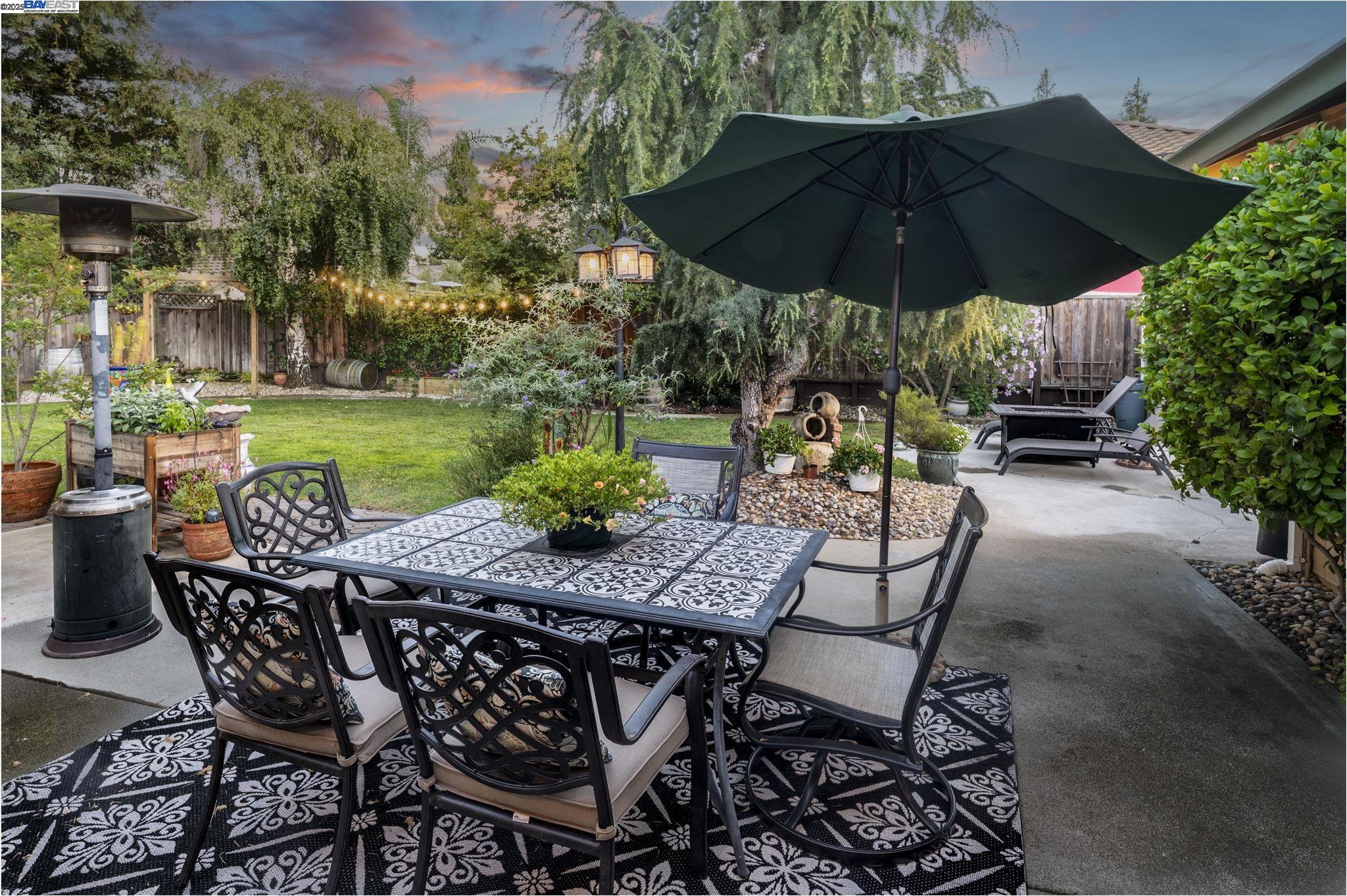 Detail Gallery Image 7 of 58 For 368 Beverly St, Livermore,  CA 94550 - 4 Beds | 2/1 Baths