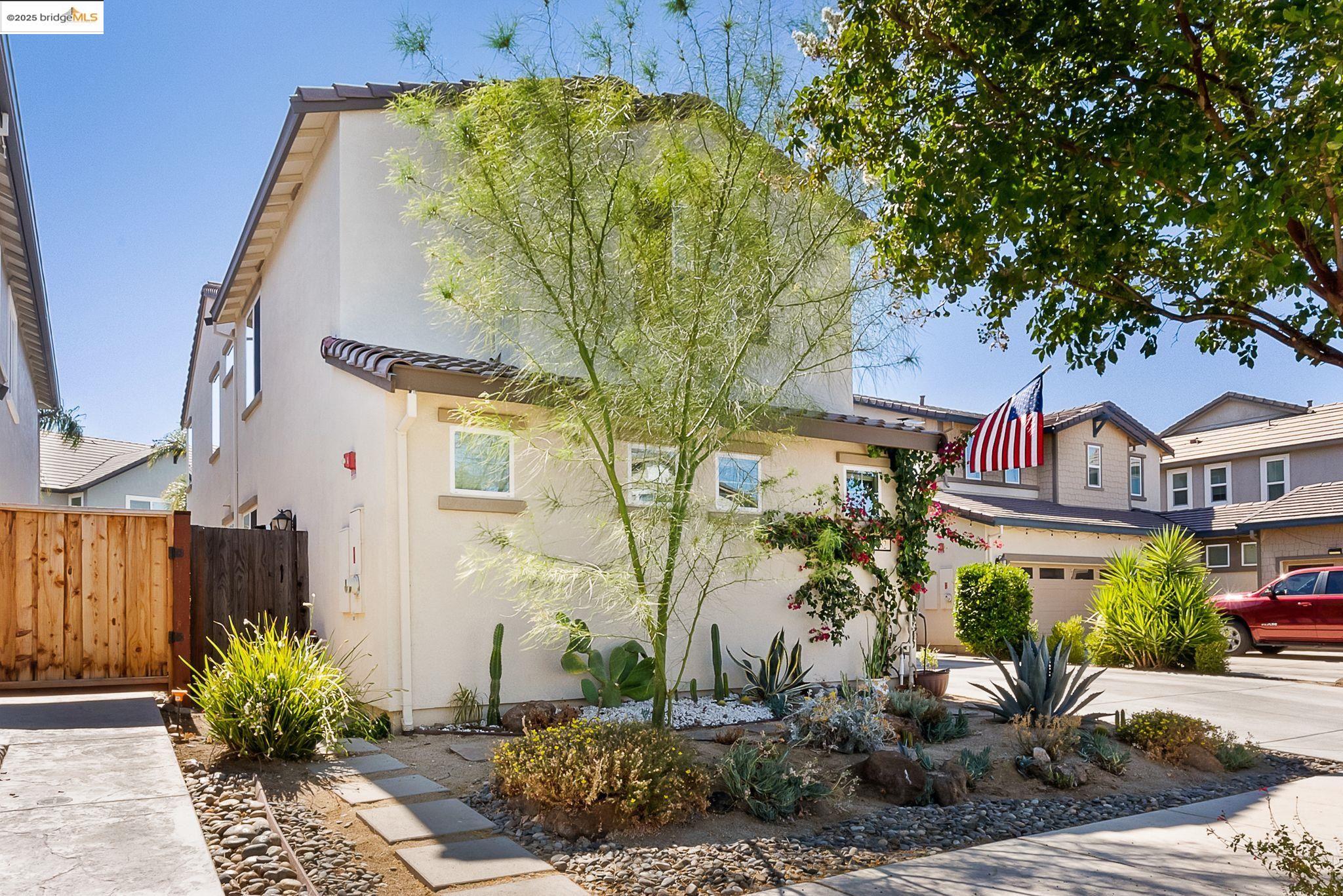 Detail Gallery Image 3 of 51 For 782 Plumeria St, Brentwood,  CA 94513 - 4 Beds | 3 Baths