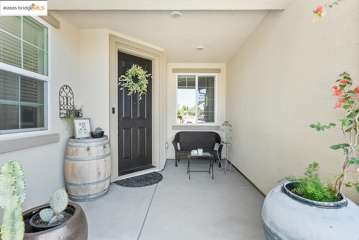 Detail Gallery Image 5 of 51 For 782 Plumeria St, Brentwood,  CA 94513 - 4 Beds | 3 Baths