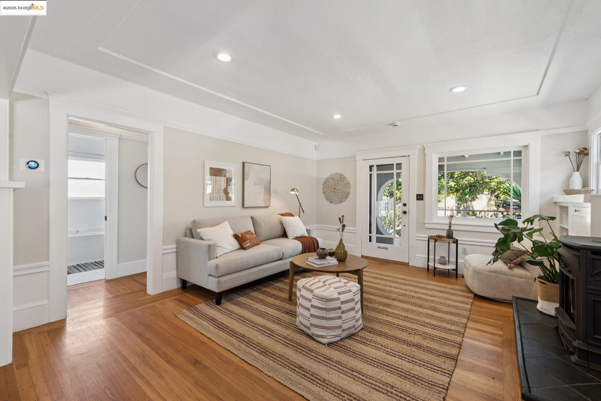 Detail Gallery Image 11 of 47 For 4621 Walnut St, Oakland,  CA 94619 - 2 Beds | 1 Baths