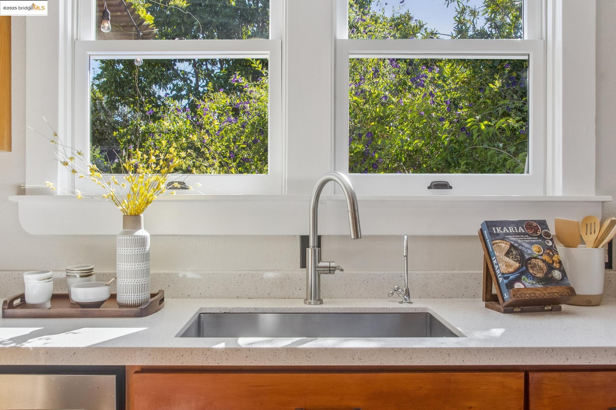 Detail Gallery Image 19 of 47 For 4621 Walnut St, Oakland,  CA 94619 - 2 Beds | 1 Baths