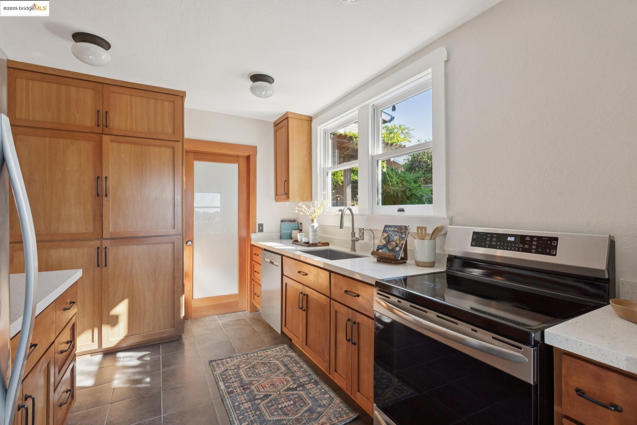 Detail Gallery Image 24 of 47 For 4621 Walnut St, Oakland,  CA 94619 - 2 Beds | 1 Baths