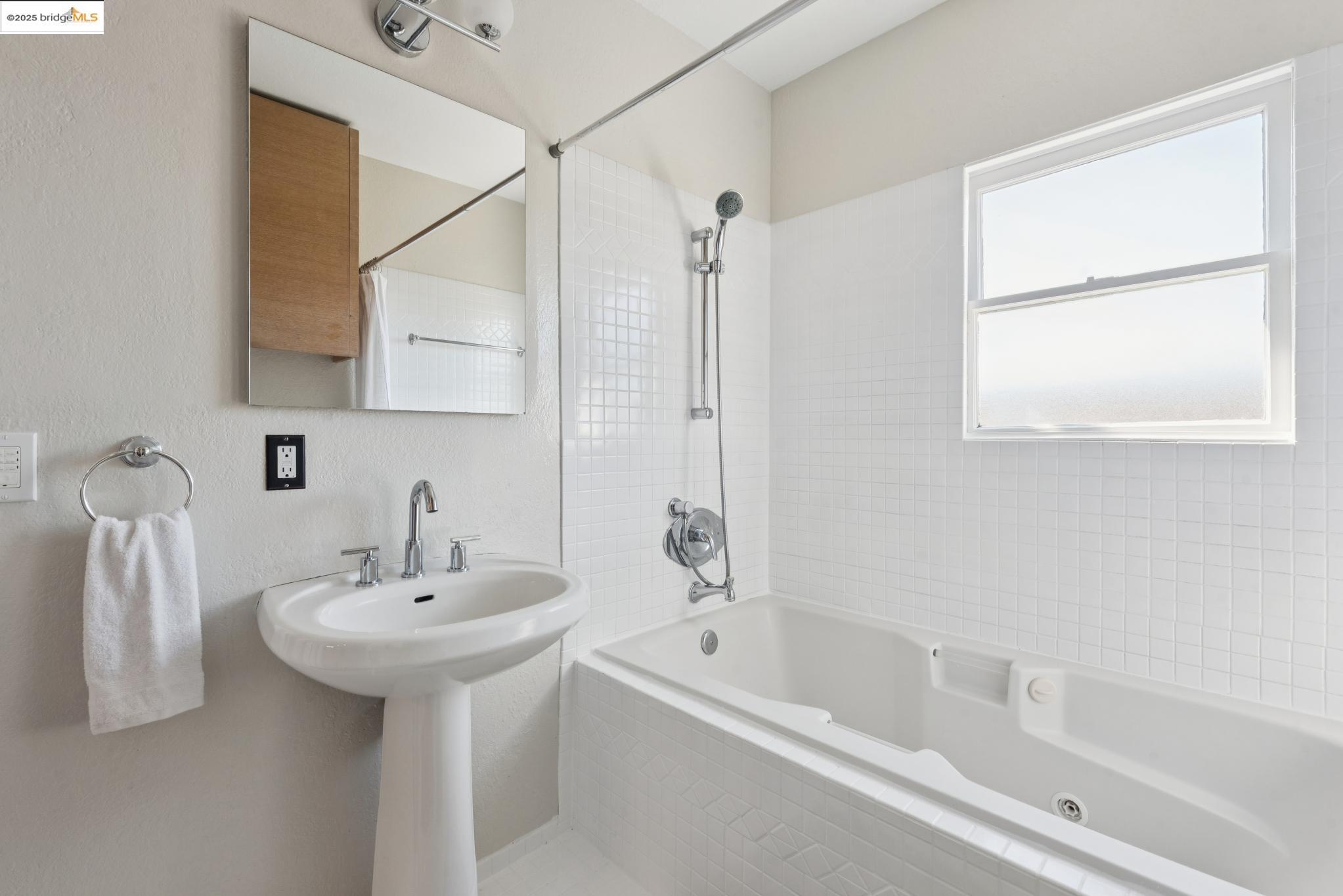 Detail Gallery Image 29 of 47 For 4621 Walnut St, Oakland,  CA 94619 - 2 Beds | 1 Baths