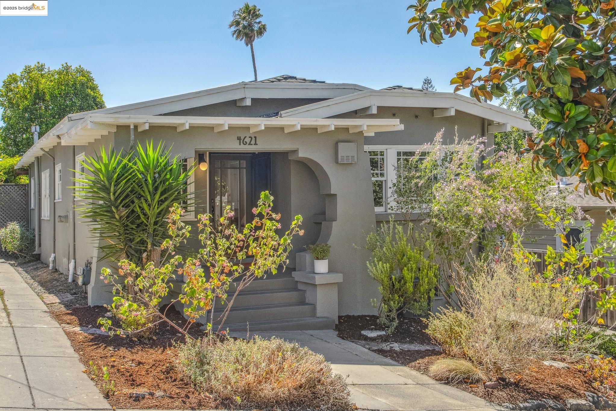 Detail Gallery Image 5 of 47 For 4621 Walnut St, Oakland,  CA 94619 - 2 Beds | 1 Baths