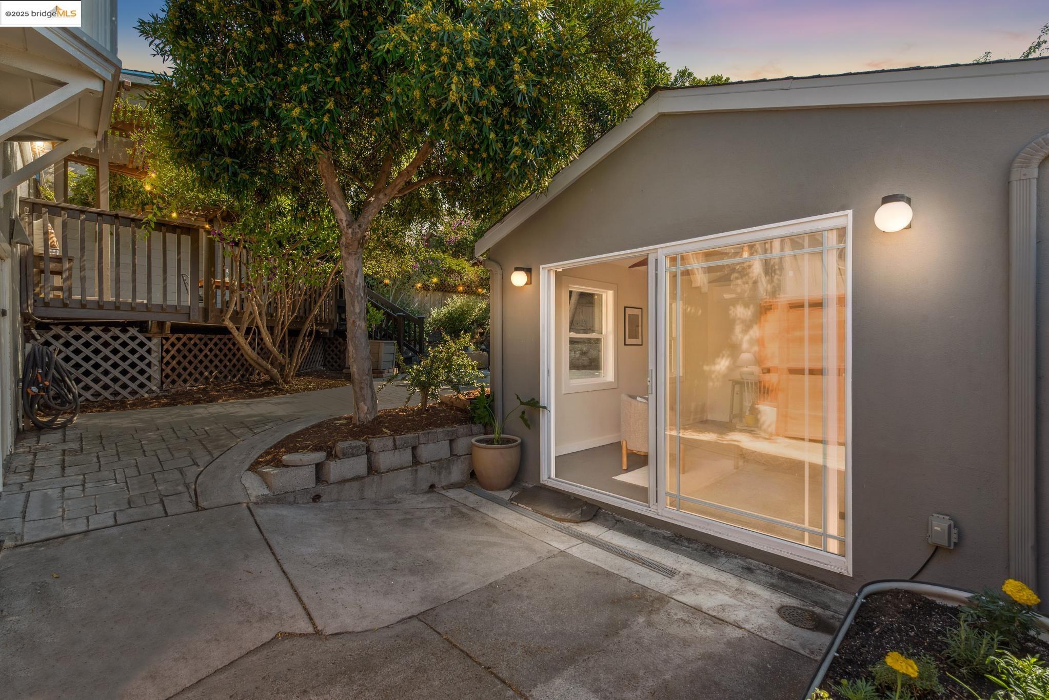 Detail Gallery Image 46 of 47 For 4621 Walnut St, Oakland,  CA 94619 - 2 Beds | 1 Baths