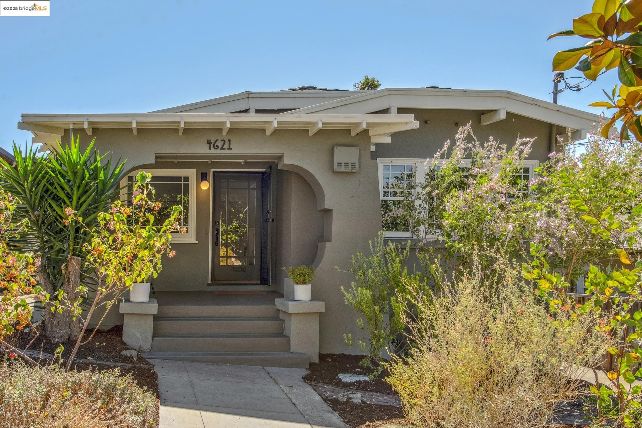 Detail Gallery Image 6 of 47 For 4621 Walnut St, Oakland,  CA 94619 - 2 Beds | 1 Baths
