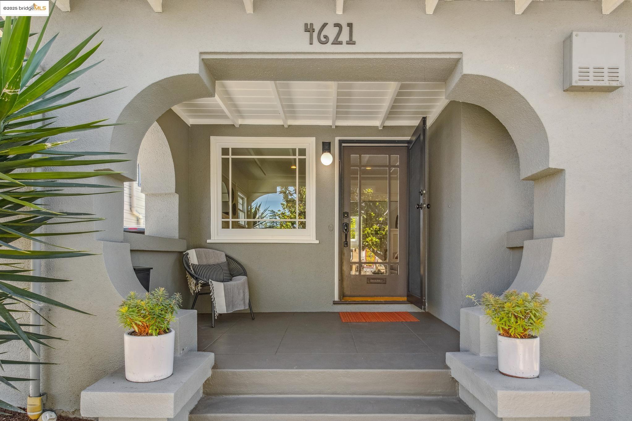 Detail Gallery Image 7 of 47 For 4621 Walnut St, Oakland,  CA 94619 - 2 Beds | 1 Baths