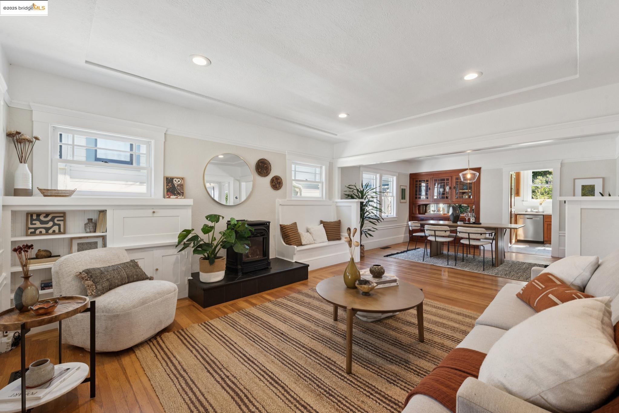 Detail Gallery Image 9 of 47 For 4621 Walnut St, Oakland,  CA 94619 - 2 Beds | 1 Baths