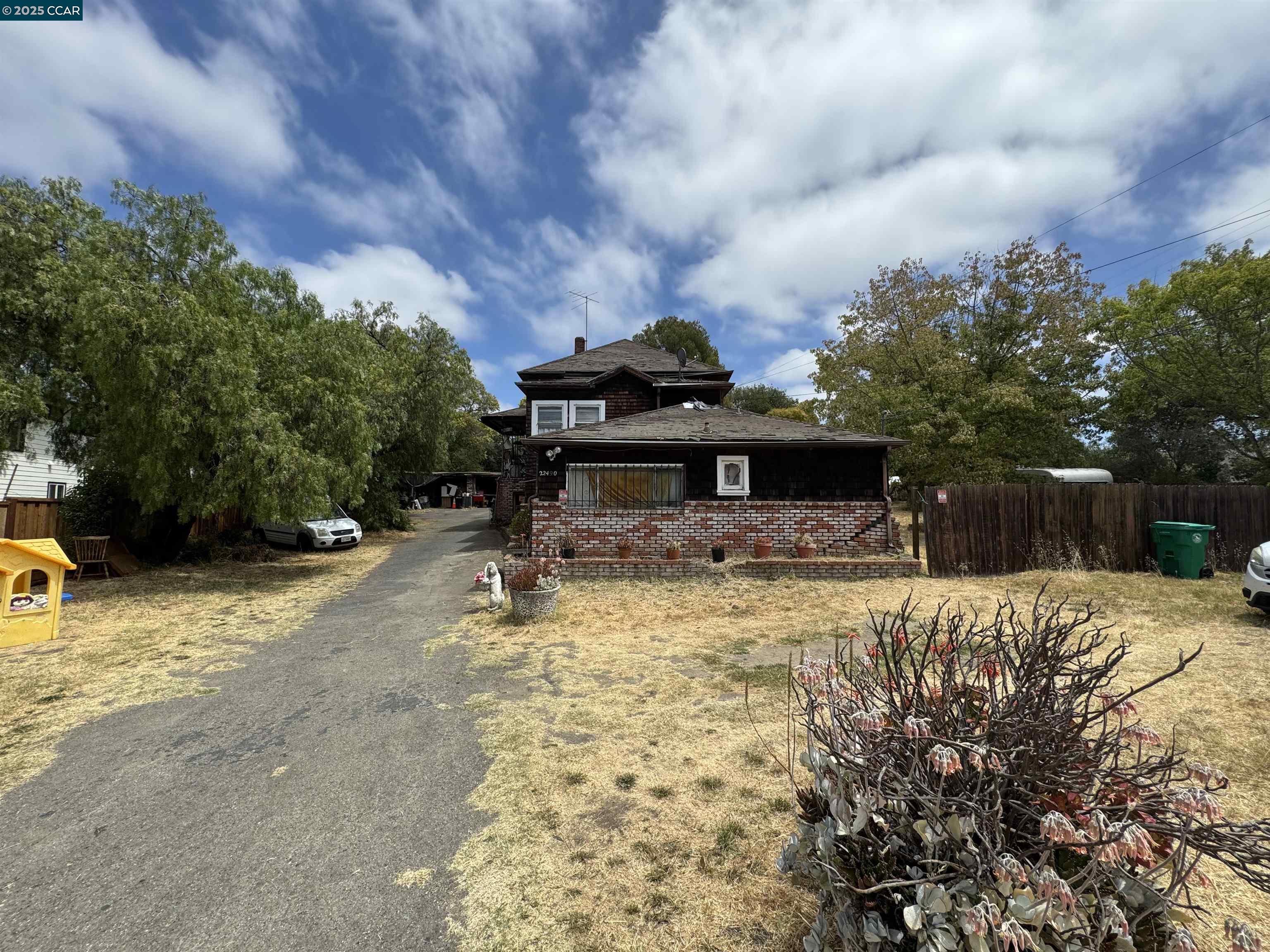 Detail Gallery Image 1 of 6 For 22490 Bayview Ave, Hayward,  CA 94541 - 4 Beds | 2 Baths