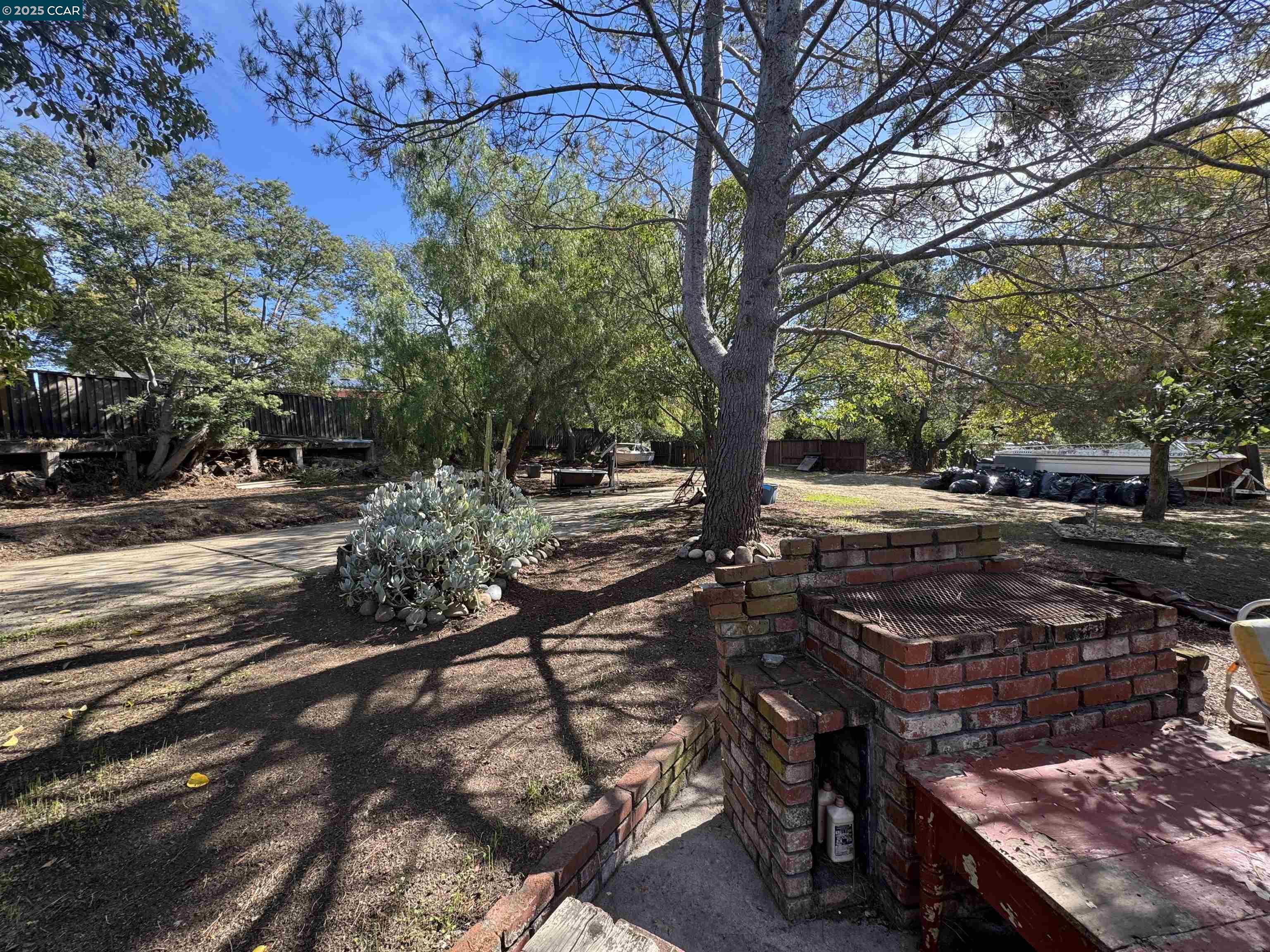 Detail Gallery Image 16 of 21 For 22490 Bayview Ave, Hayward,  CA 94541 - 5 Beds | 3 Baths