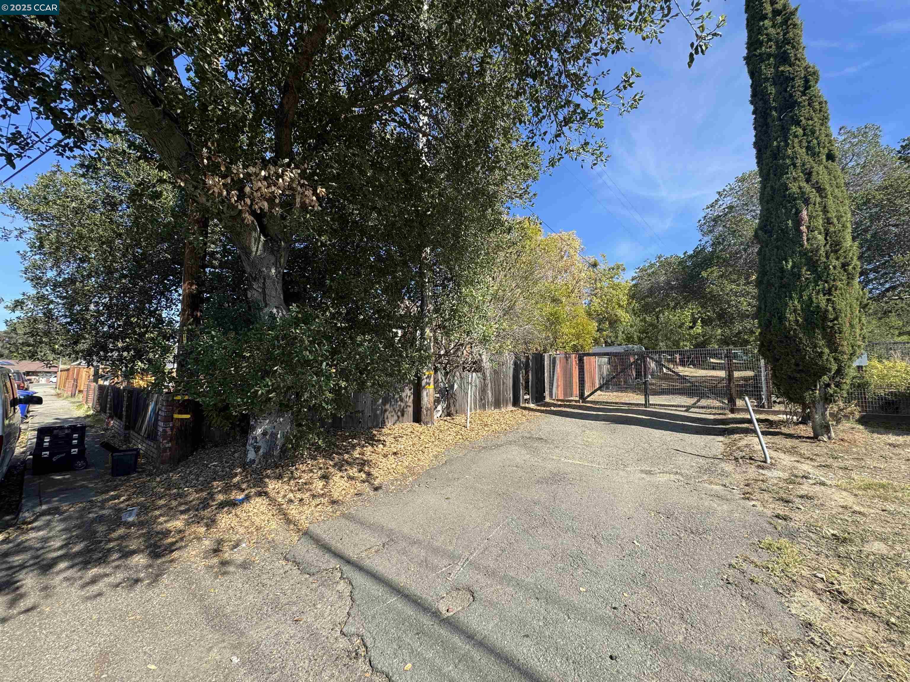 Detail Gallery Image 9 of 21 For 22490 Bayview Ave, Hayward,  CA 94541 - 5 Beds | 3 Baths