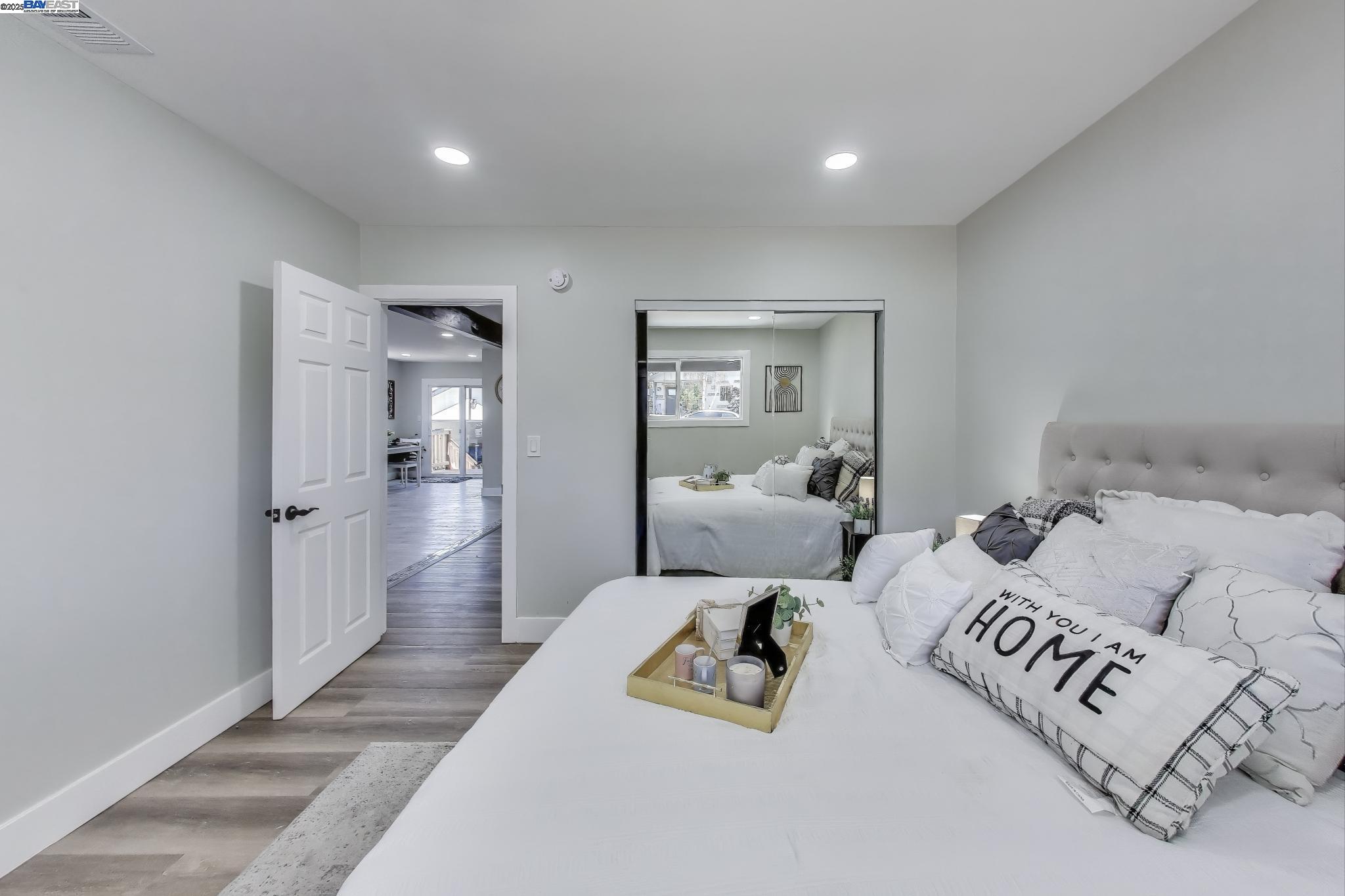 Detail Gallery Image 11 of 26 For 2131 Pomona, Martinez,  CA 94553 - 4 Beds | 2 Baths