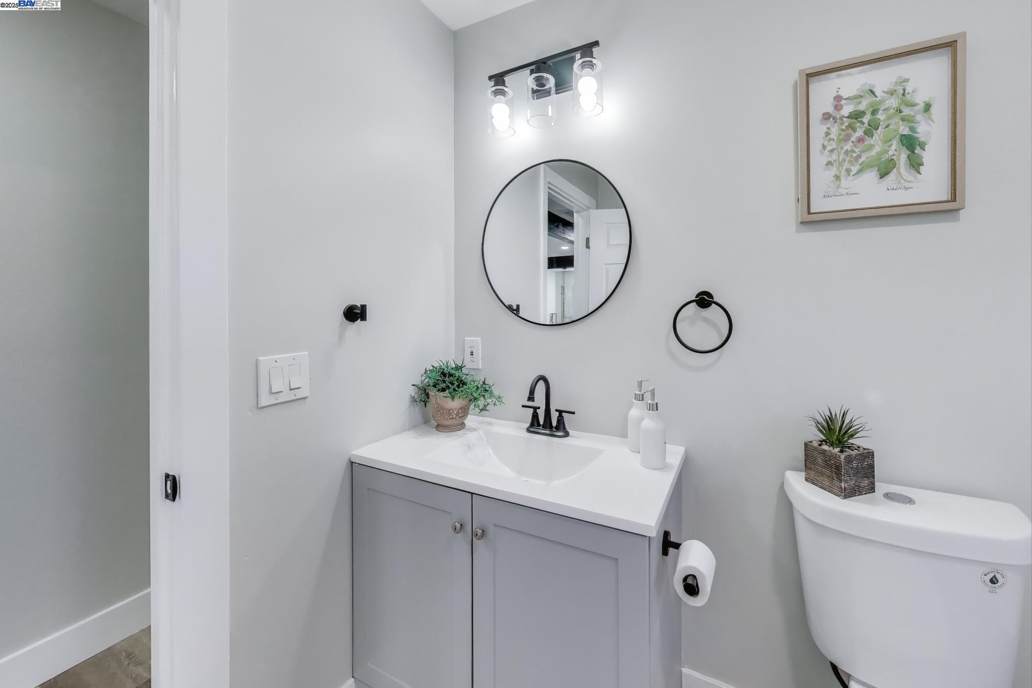 Detail Gallery Image 14 of 26 For 2131 Pomona, Martinez,  CA 94553 - 4 Beds | 2 Baths