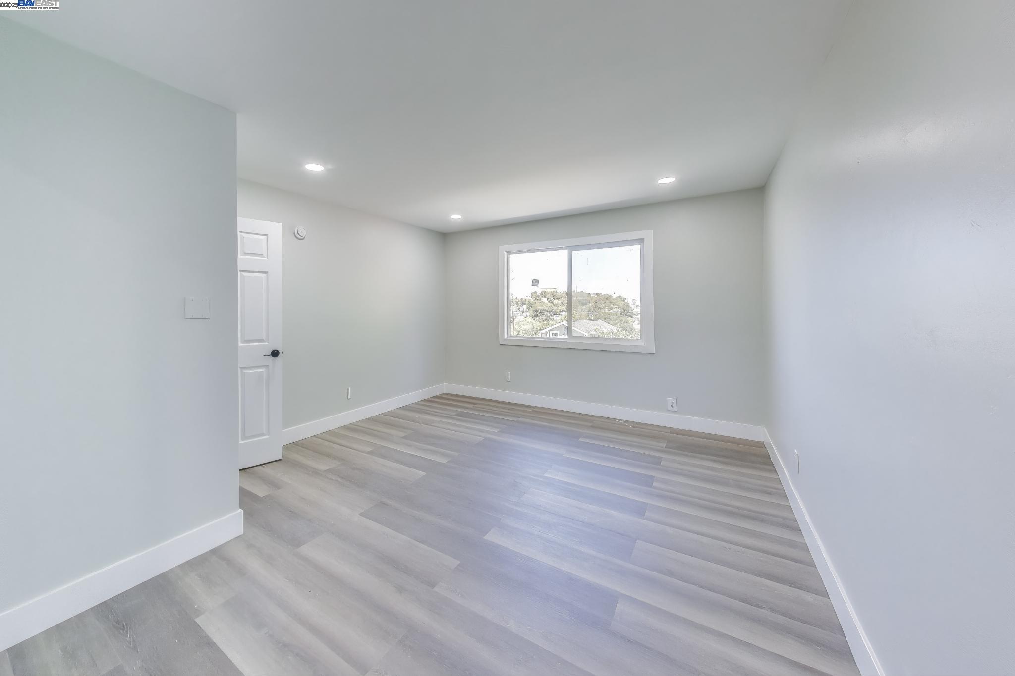 Detail Gallery Image 16 of 26 For 2131 Pomona, Martinez,  CA 94553 - 4 Beds | 2 Baths