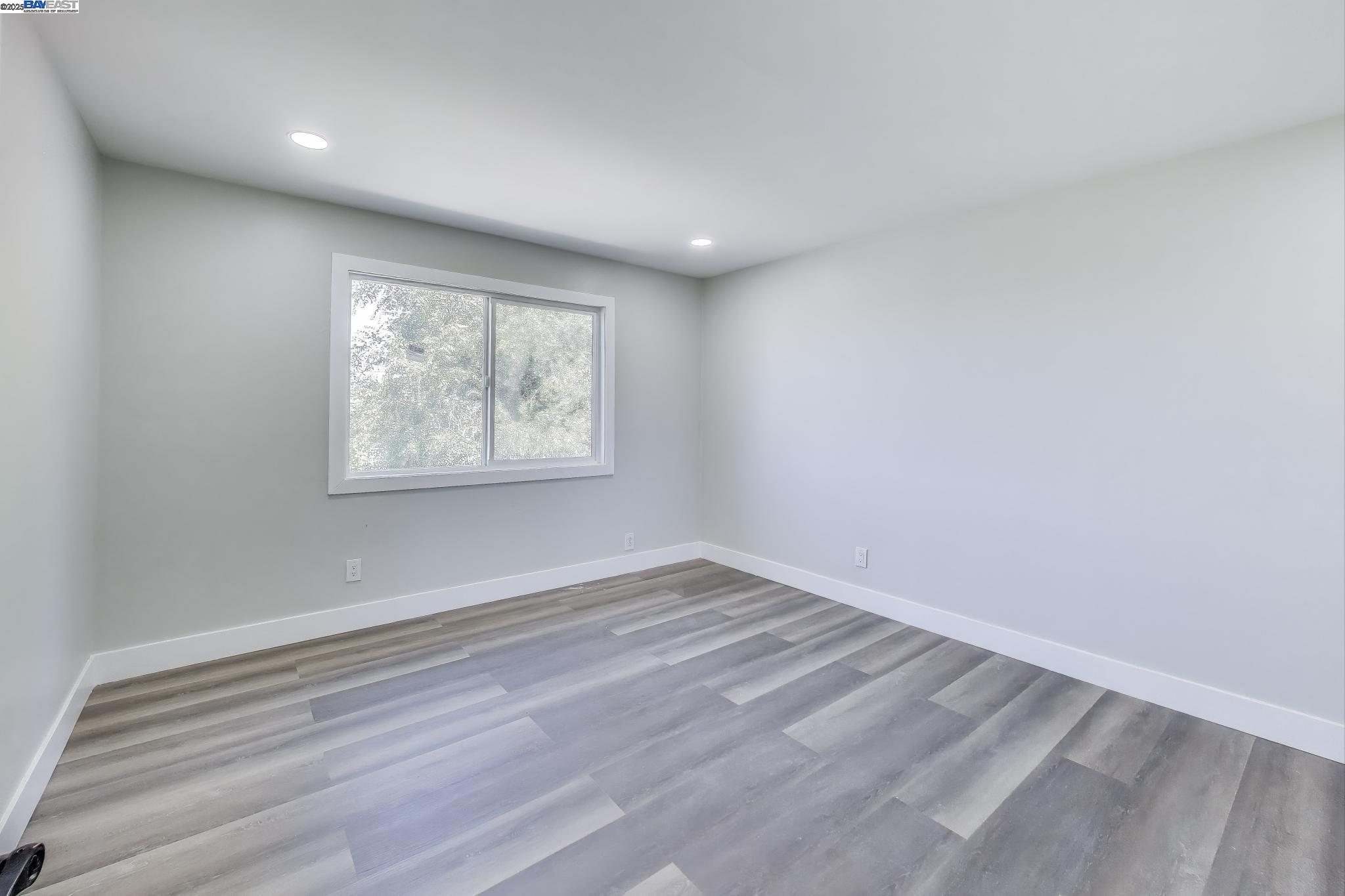 Detail Gallery Image 17 of 26 For 2131 Pomona, Martinez,  CA 94553 - 4 Beds | 2 Baths