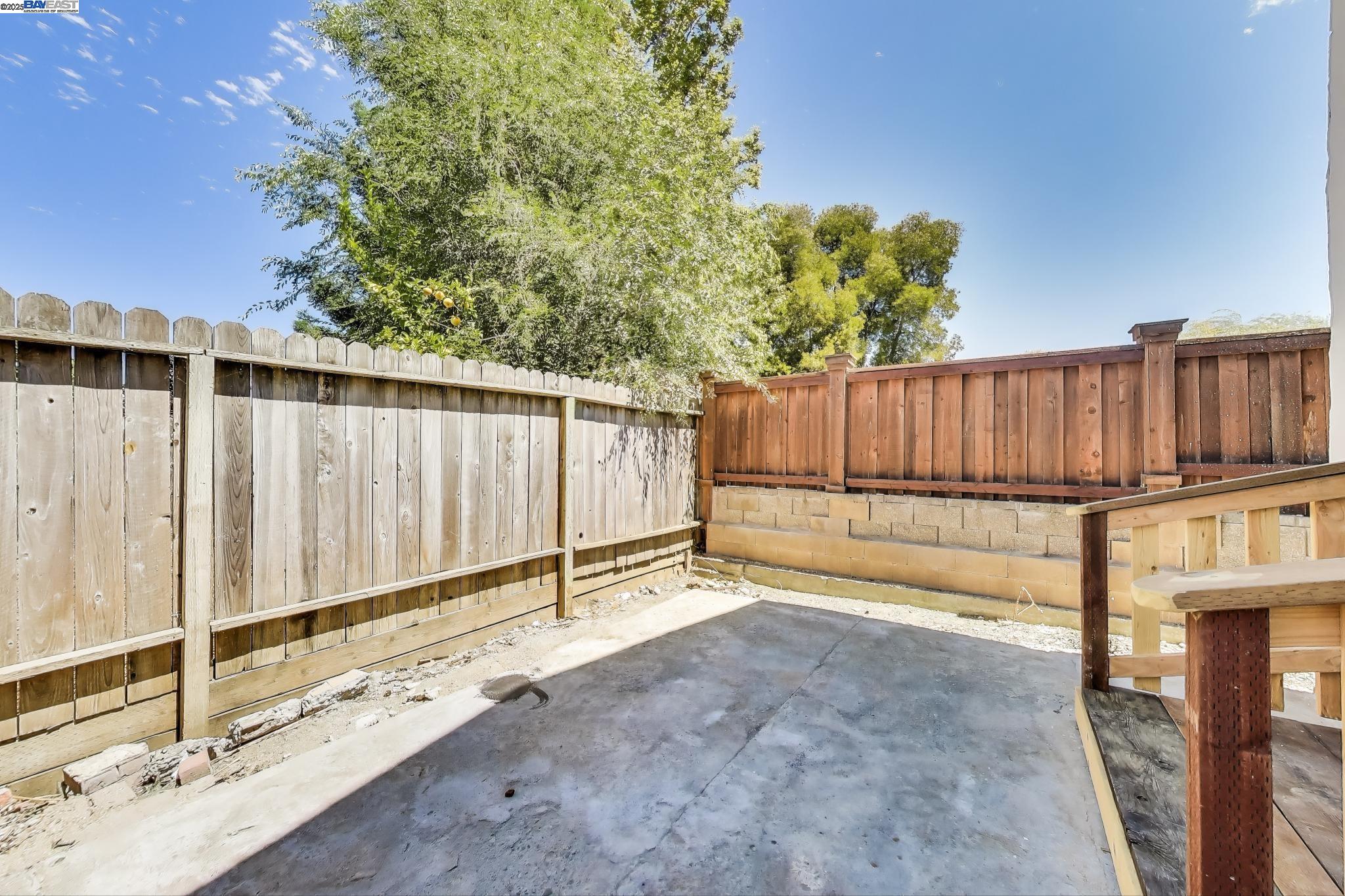 Detail Gallery Image 23 of 26 For 2131 Pomona, Martinez,  CA 94553 - 4 Beds | 2 Baths